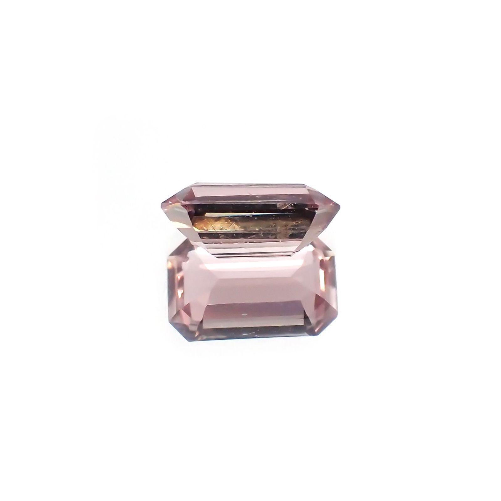 カラーシフト ピンクダイアスポア(宝石名ダイアスポア)アフガニスタン産 1.291ct ソ付(日独)[231124288]8.1x5.2mm前後