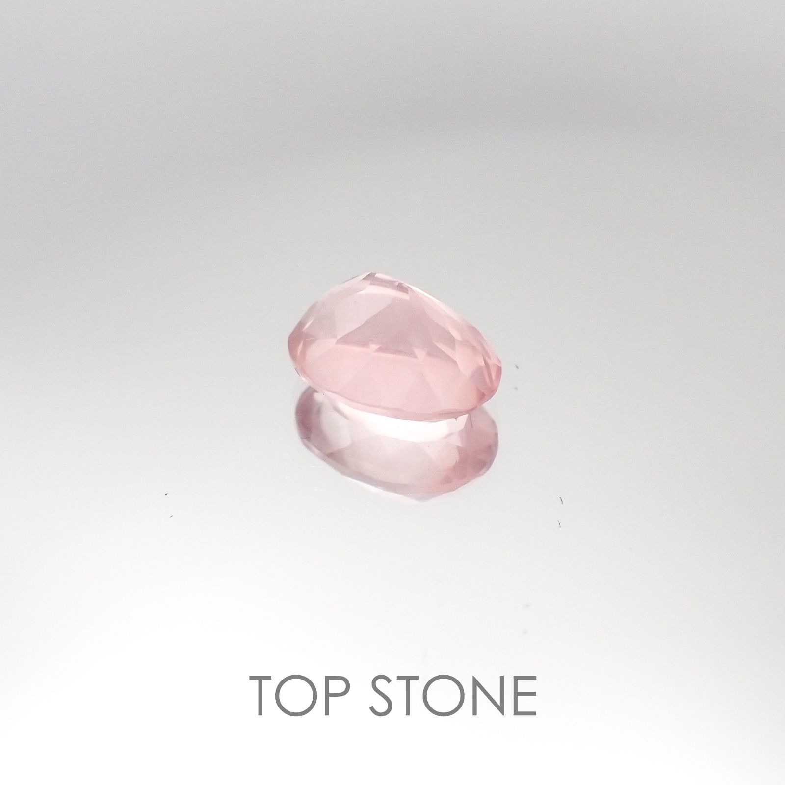 ディープローズクォーツ(宝石名ローズ・クォーツ) モザンビーク産 1.68ct 識別済[20095384]8.9×6.7mm前後