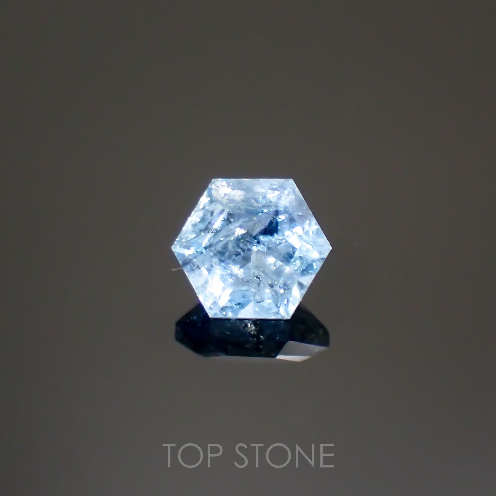 ◇ヘキサゴンカット◇サンタマリアアクアマリン(宝石名アクアマリン)ブラジル産 0.40ct 識別済[220114672]4.4x4.4mm前後