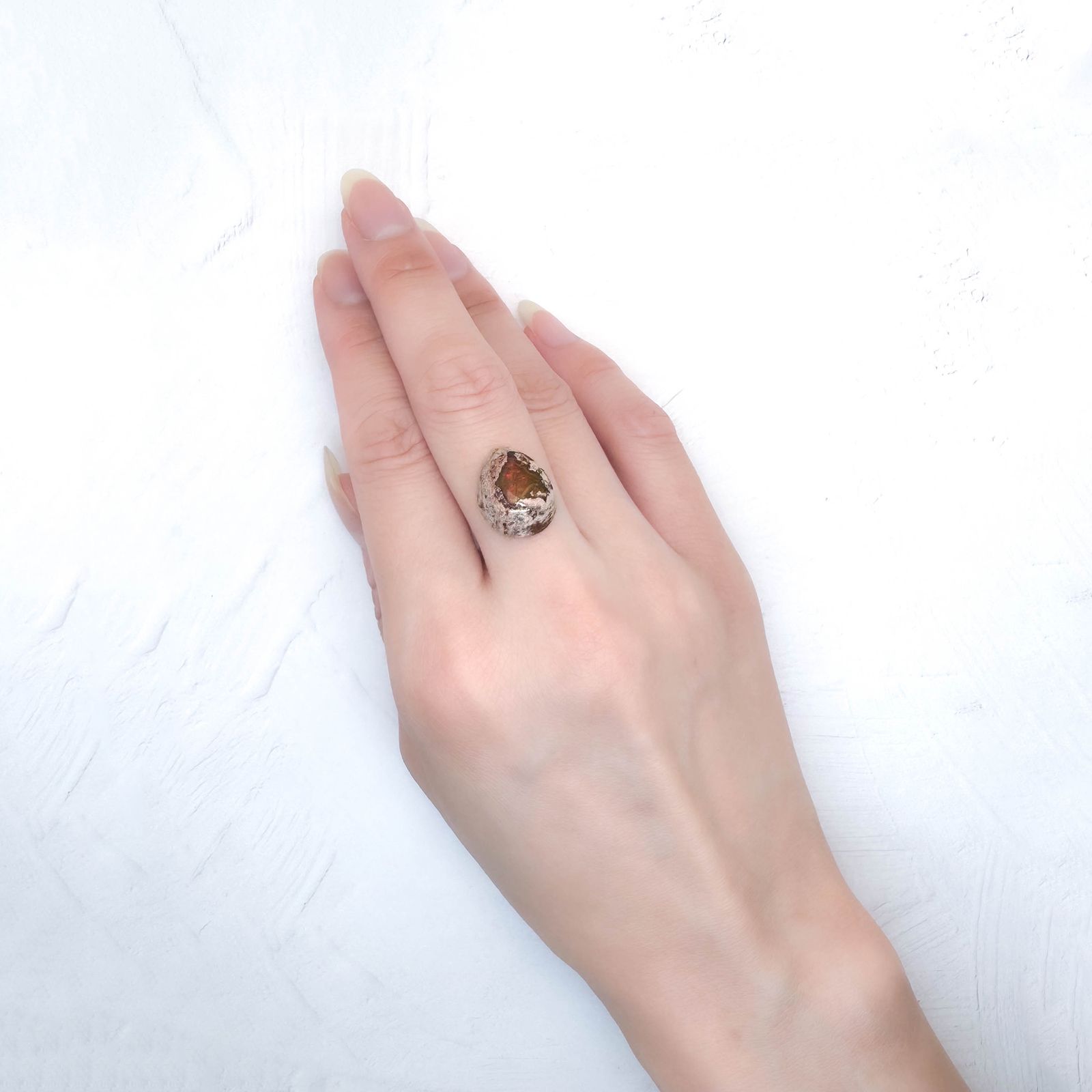 カンテラオパール メキシコ産 8.32ct / 15.7x12.7mm前後 [251015302]
