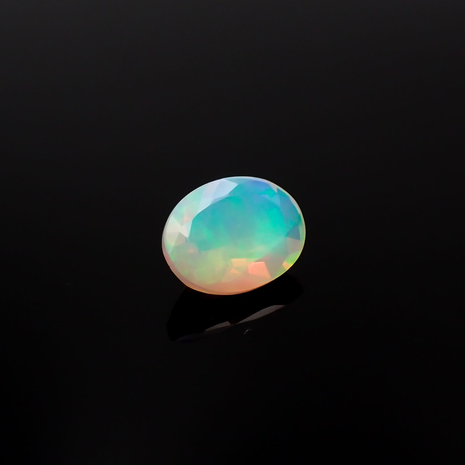 エチオピアオパール エチオピア産 0.67ct[230421408]7.9x6mm前後