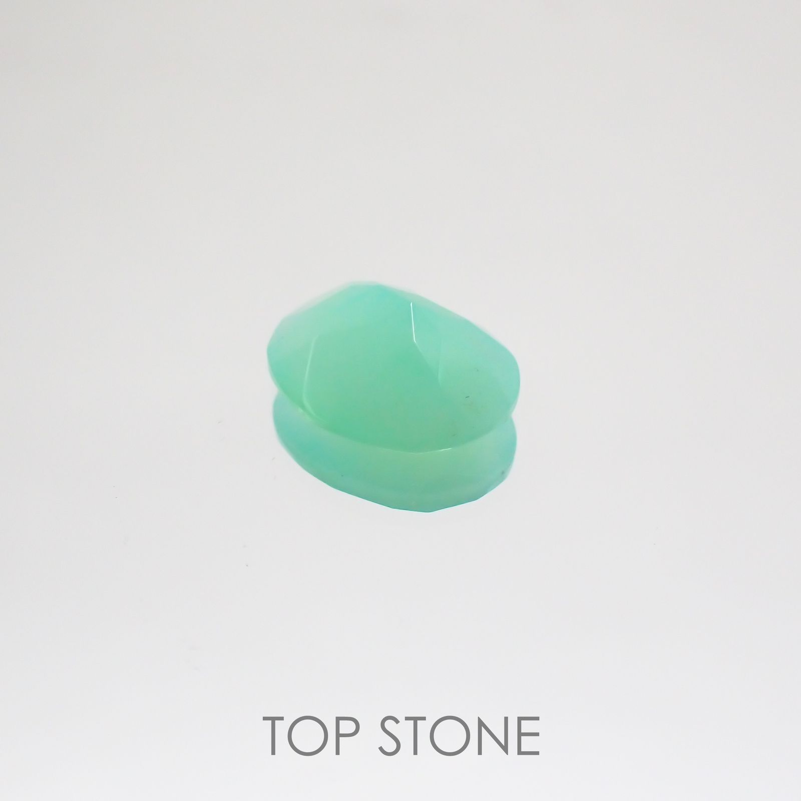 グリーンオパール(宝石名コモンオパール) 南アフリカ産 1.42ct 識別済[210510756]10×7.9mm前後