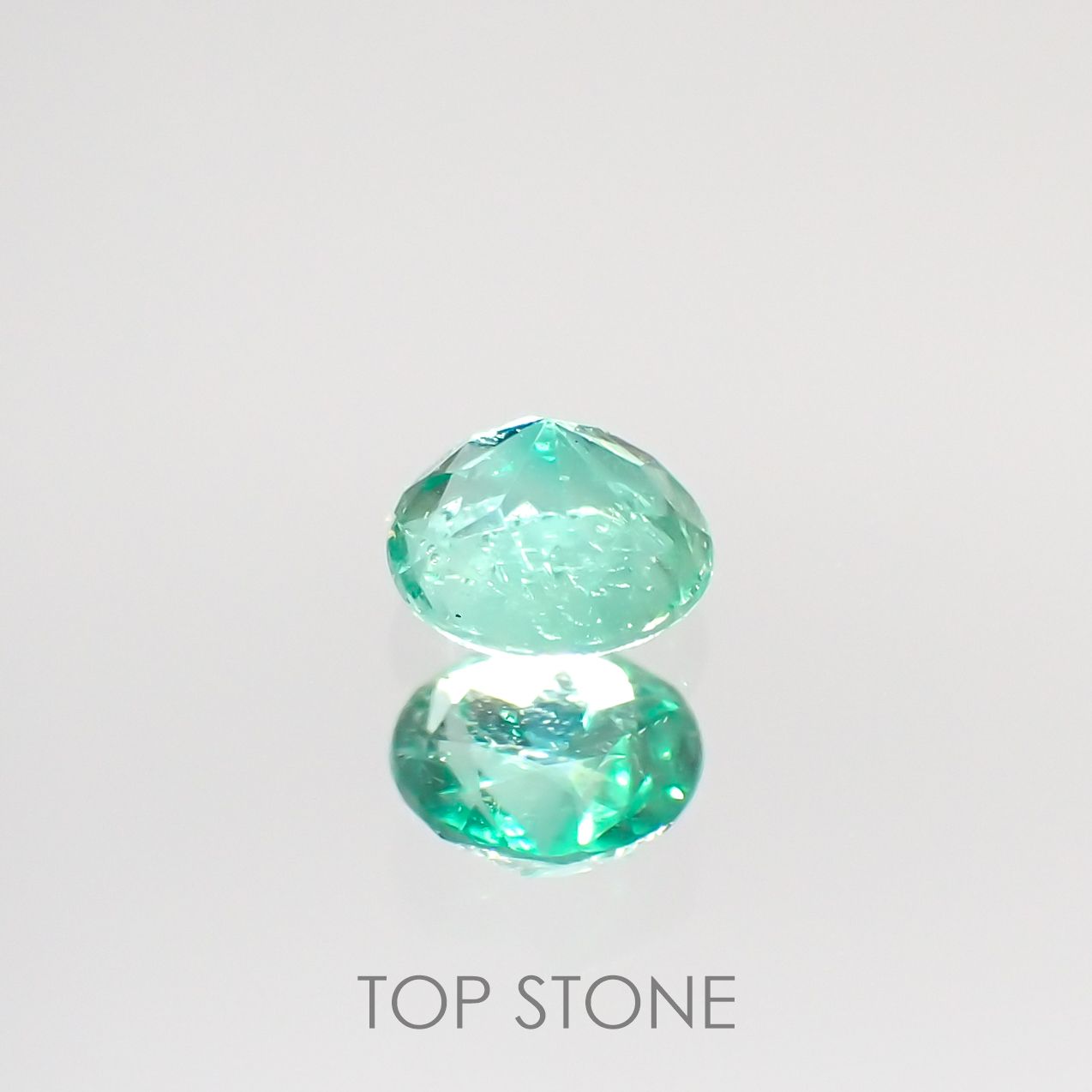 エメラルド(宝石名エメラルド) コロンビア産 0.18ct 識別済[210913160]3.7×3.7mm前後