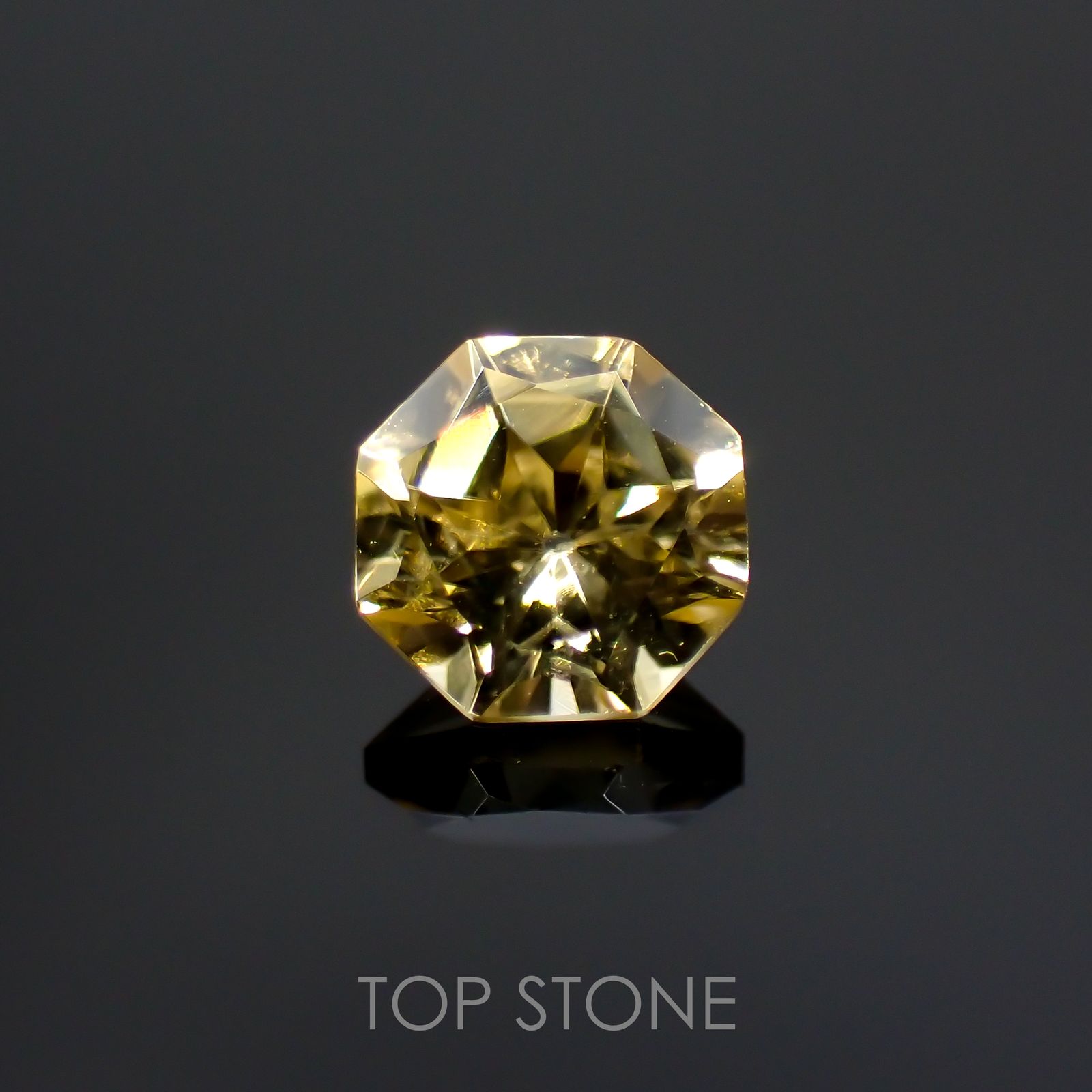 ◇オクタゴンカット◇イエロージルコン(宝石名ジルコン) カンボジア産 0.84ct 識別済[210410486]5×5mm前後