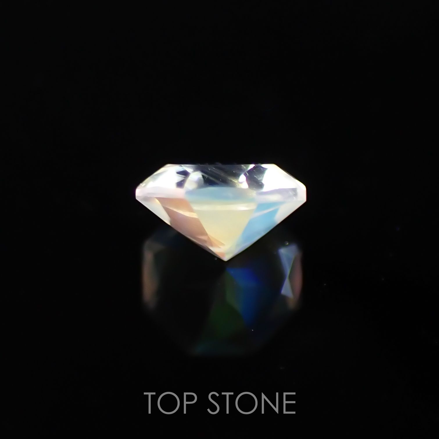 ◇オクタゴンカット◇レインボームーンストーンSA(宝石名アンデシン・ラブラドライト) インド・タミルナードゥ産 0.34ct 識別済[210611027]4.7×4.6mm前後
