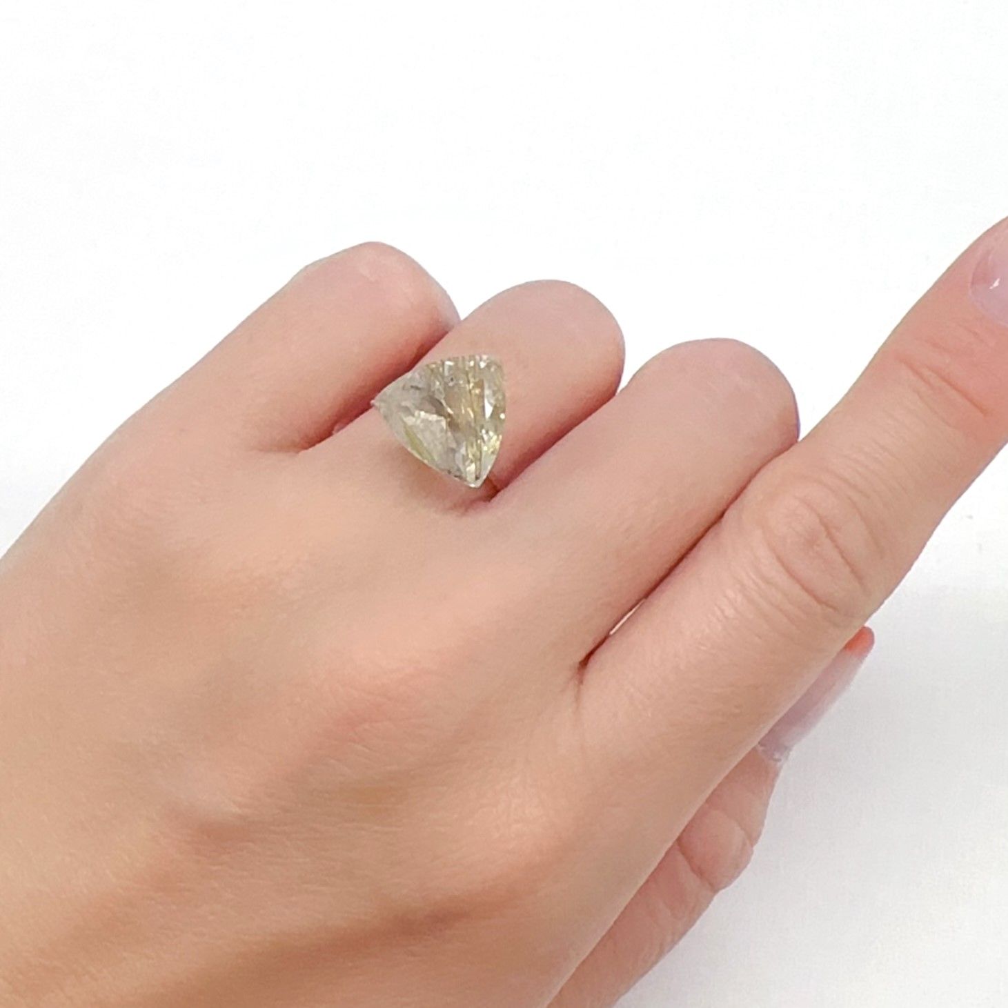 エピドートインクォーツ ブラジル産 6.36ct [240427297]13.2x12.8mm前後