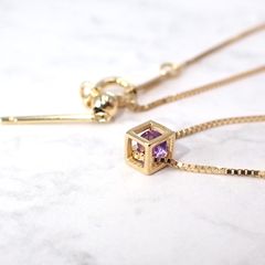 ◇K18 Reinette（レネット）◇アメジスト | キューブボックスデザイン  [チャーム/ペンダントトップ※チェーン別売り]