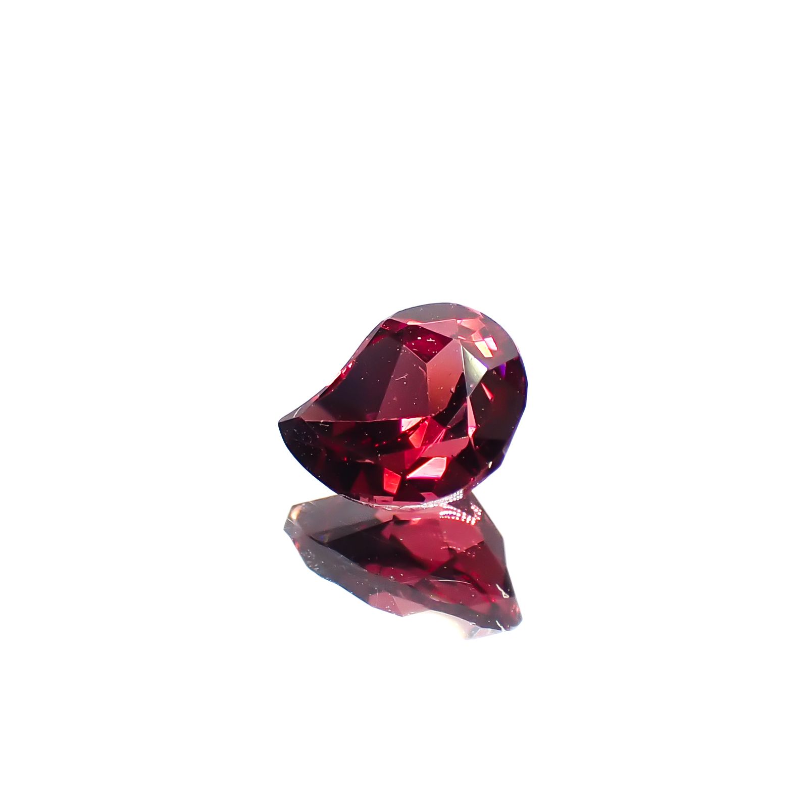 ◇カスタムカット◇パイロープアルマンディンガーネット モザンビーク産 0.84ct[240928955]6.4x5.2mm前後