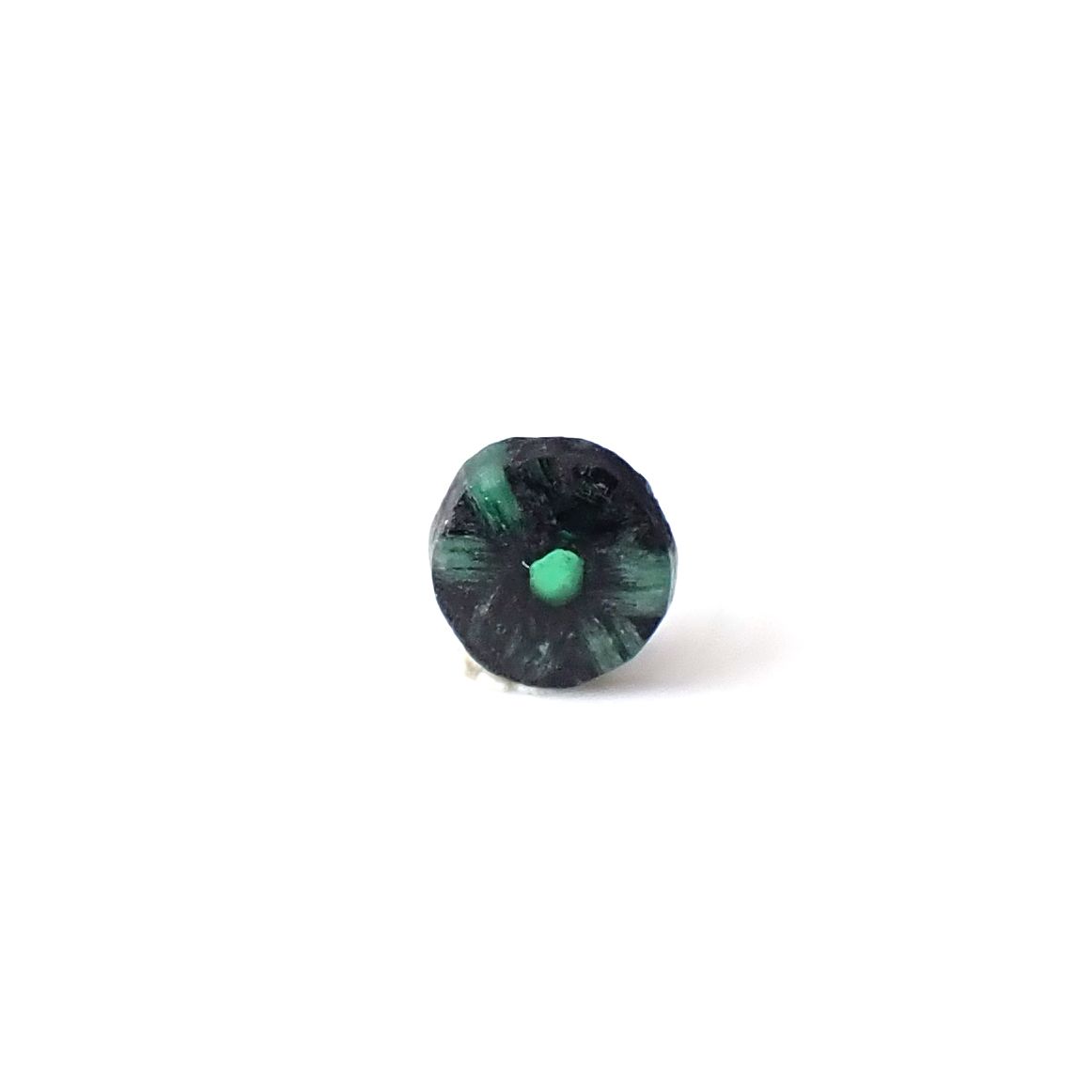 逆トラピッチェエメラルド(宝石名エメラルド)コロンビア産 識別済 0.24ct / 4.4x4.1mm前後 [260424416]