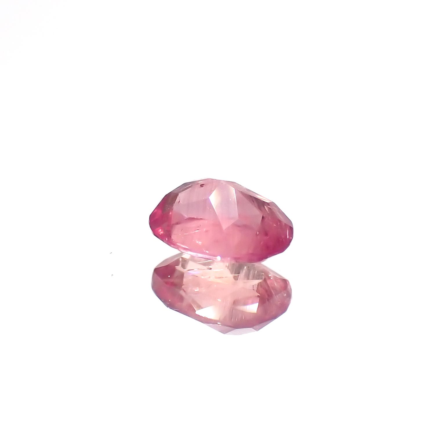 ペツォッタイト(ラズベリル)(宝石名ペツォッタイト)マダガスカル産 0.367ct ソ付(彩珠)[240226154]5.3x4mm前後