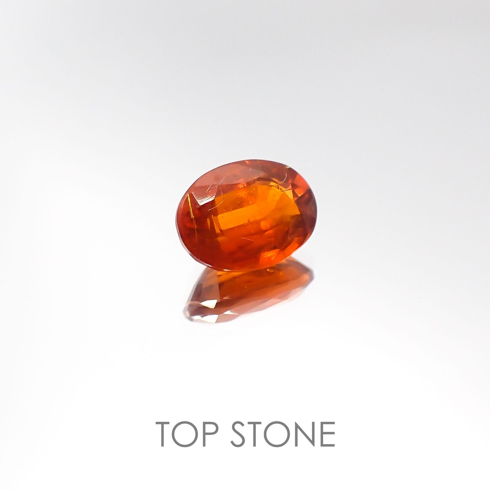 オレンジカイヤナイト タンザニア産 ルース 1.56ct[20105991]8.1×6.1mm前後