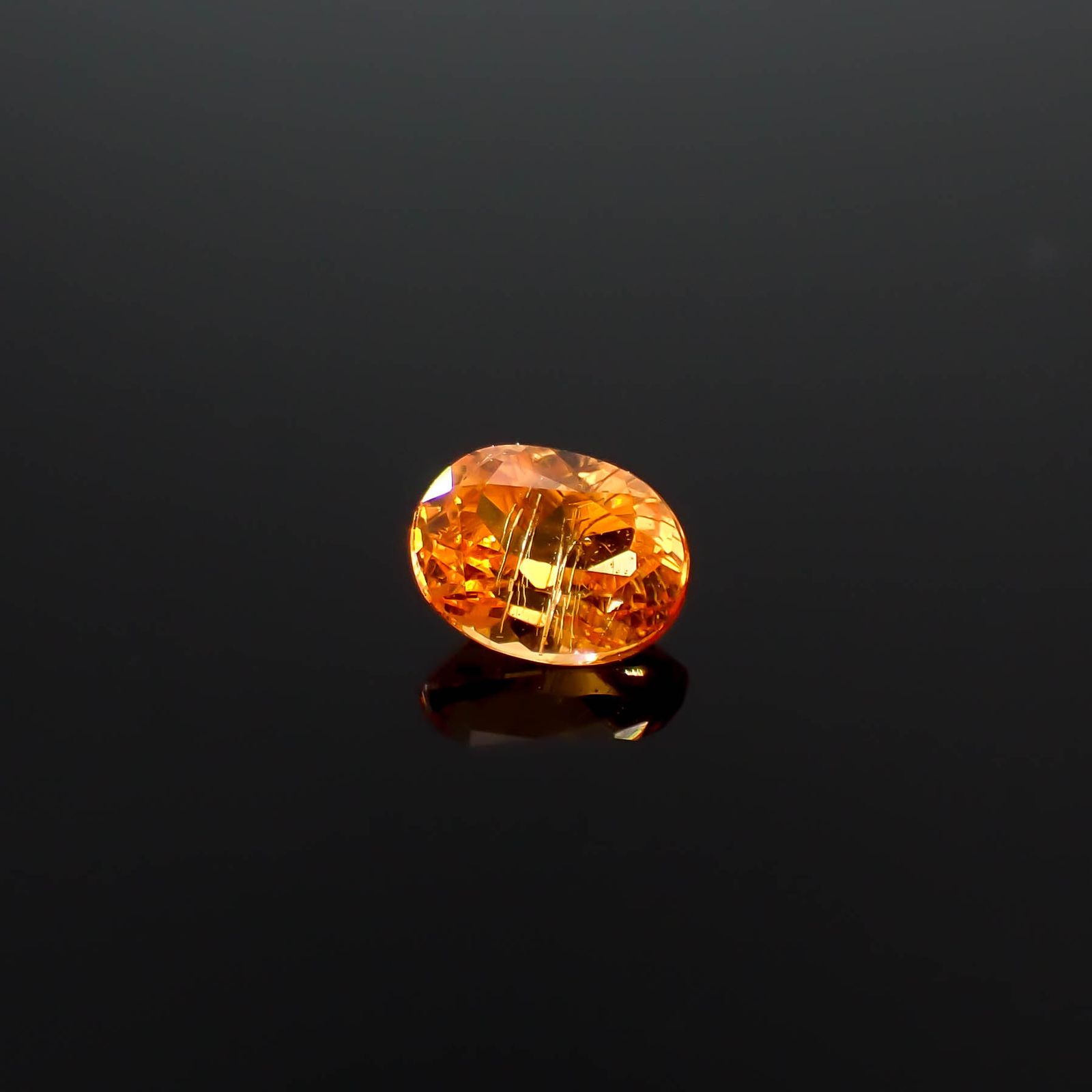 マンダリンガーネット マダガスカル産 0.19ct[240628226]3.5x2.7mm前後
