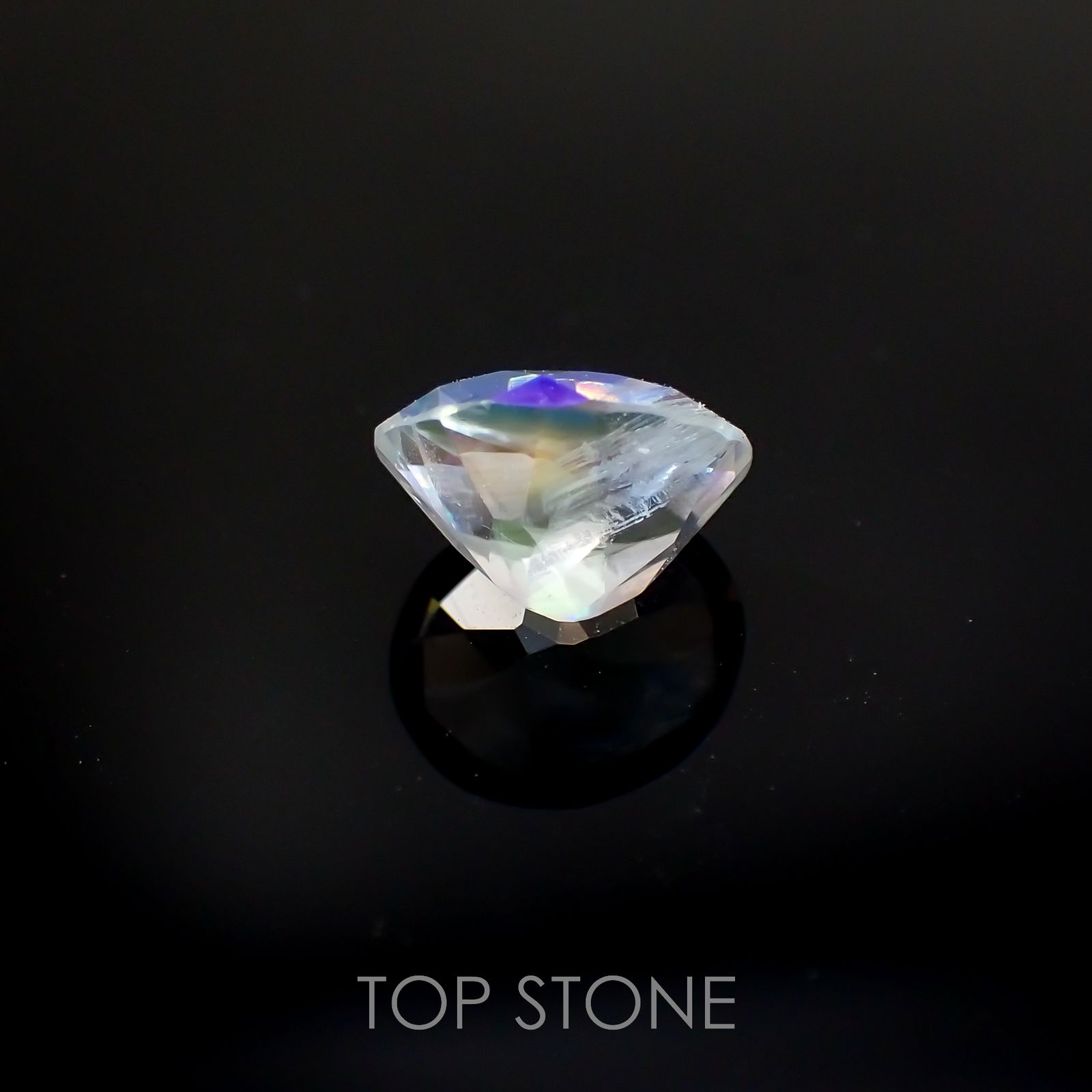 レインボームーンストーン(宝石名ラブラドライト)タンザニア産 1.00ct 識別済[220616643]7.2x6.1mm前後