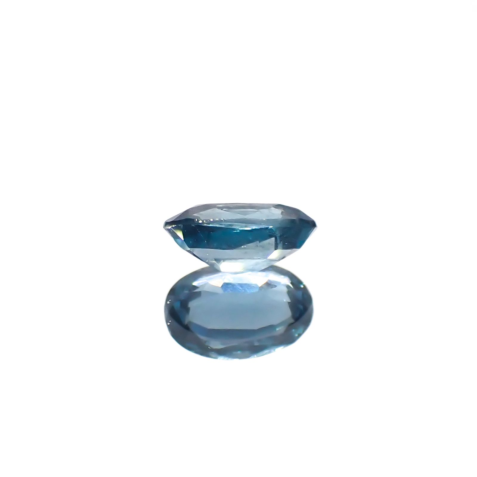オーシャンブルーカイヤナイト(宝石名カイヤナイト)インド・オリッサ産 0.54ct 識別済[240326695]6x4mm前後