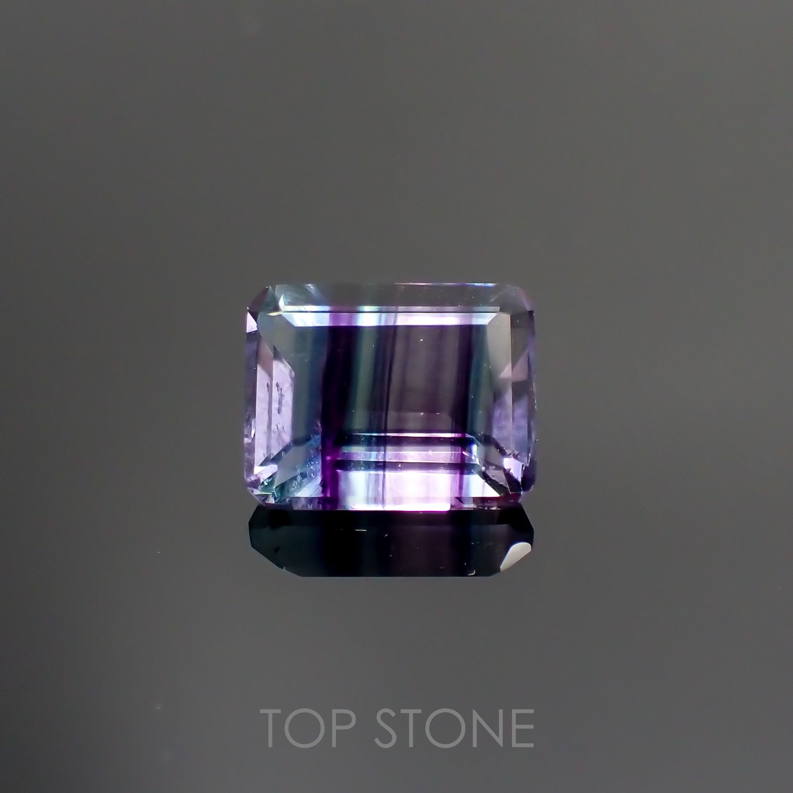 バイカラーフローライト ブラジル産 ルース 4.11ct[210913210]10.1×7.9mm前後