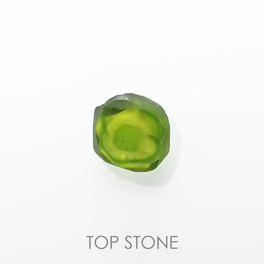 デマントイドガーネット(宝石名デマントイド・ガーネット) 原石・結晶 0.38ct 識別済[210812775]4.5×4.4mm前後