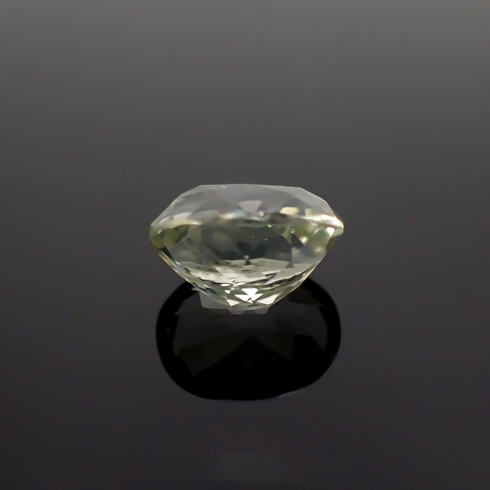 シリマナイト(宝石名シリマナイト)インド産 1.84ct 識別済[221018462]8.1x6.2mm前後