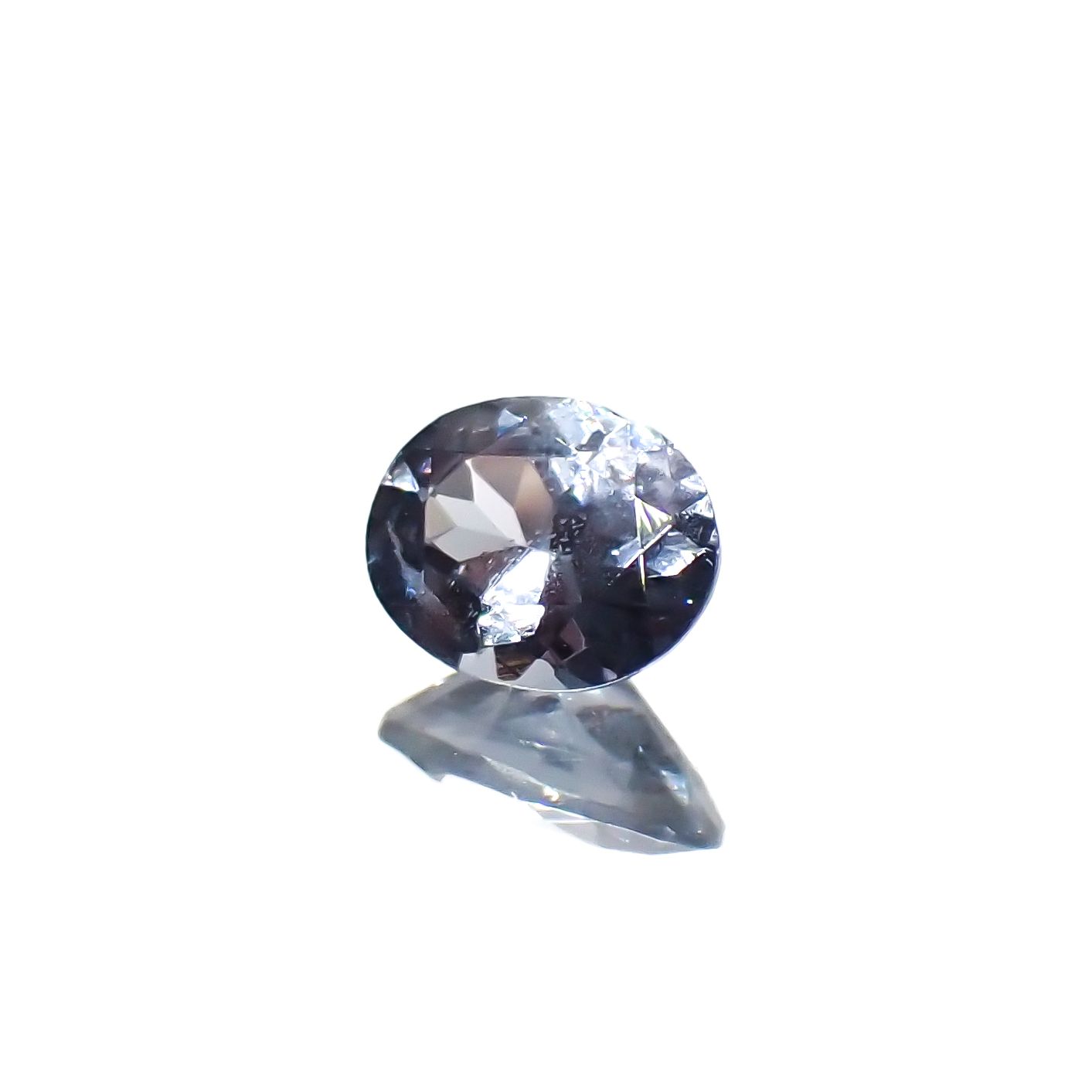 ベキリーブルーガーネット（カラーチェンジガーネット アレキタイプ） マダガスカル・ベキリー産 0.39ct[230923548]5.1x3.9mm前後