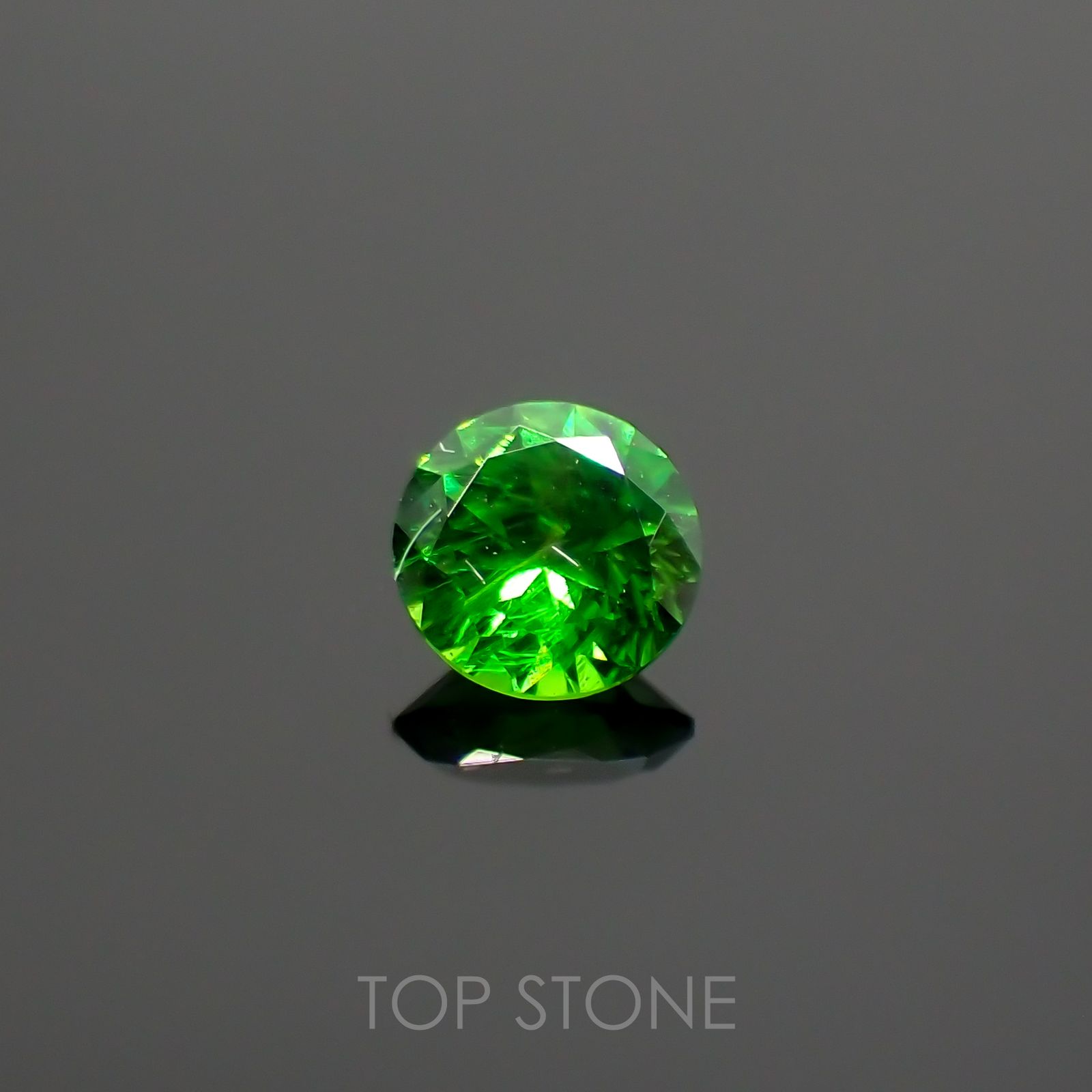 デマントイドガーネット(宝石名デマントイド・ガーネット) ロシア産 0.132ct ソ付(彩珠)[210712081]3.1×3.1mm前後
