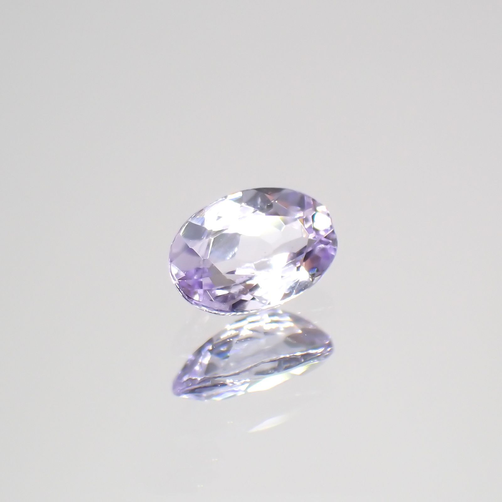 ラベンダーゾイサイト(宝石名ゾイサイト)タンザニア産 0.40ct 識別済[220115065]5.7x3.8mm前後
