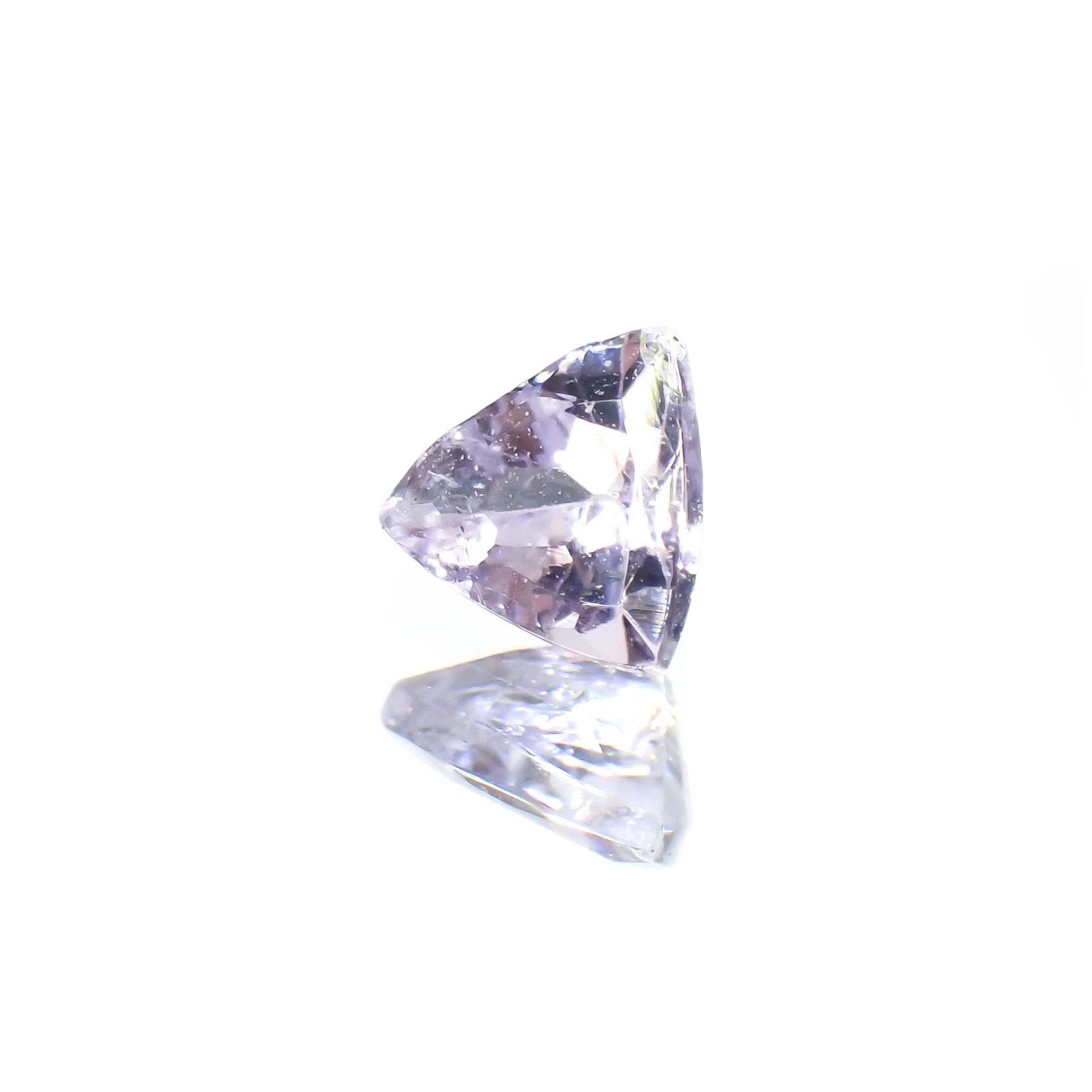 ラベンダーゾイサイト(宝石名ゾイサイト)タンザニア産 識別済 0.25ct / 4x4.1mm前後 [220115063]