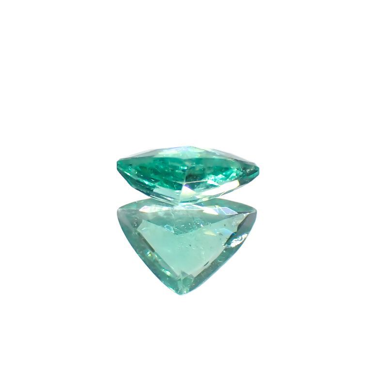 パライバトルマリン(宝石名トルマリン/別名パライバ・トルマリン)ブラジル・パライバ州バターリャ鉱山産 0.25ct 識別済[221018807]3.8x5.5mm前後