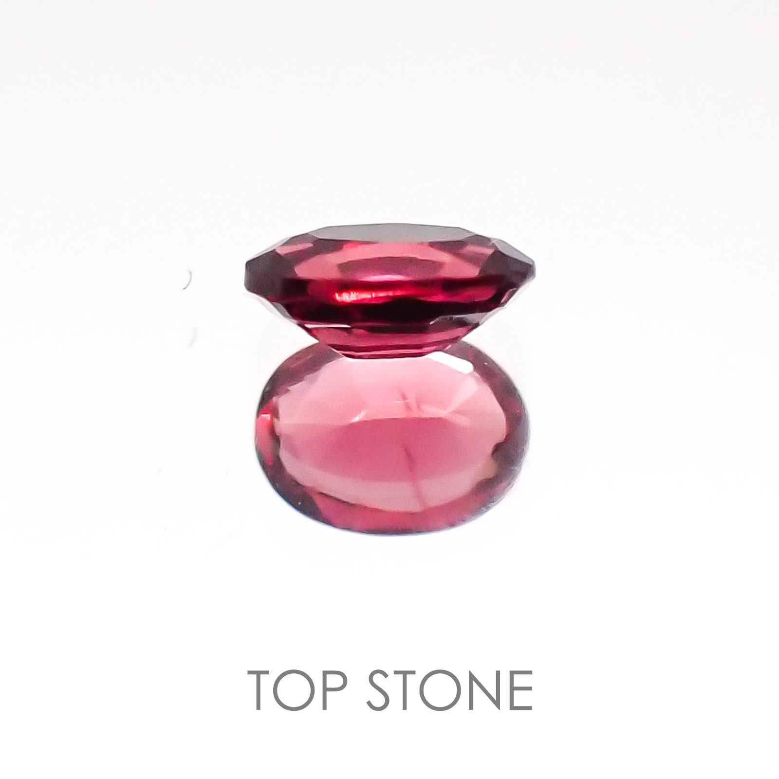 レッドスピネル タンザニア産 ルース 0.17ct[20117693]4.1×3.1mm前後