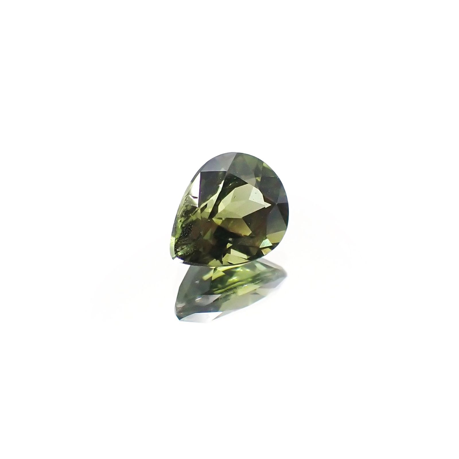 ゴールドシーンサファイア 非加熱(宝石名シーン・サファイア)ケニア産 識別済 0.89ct / 6.6x5.1mm前後 [231124074]