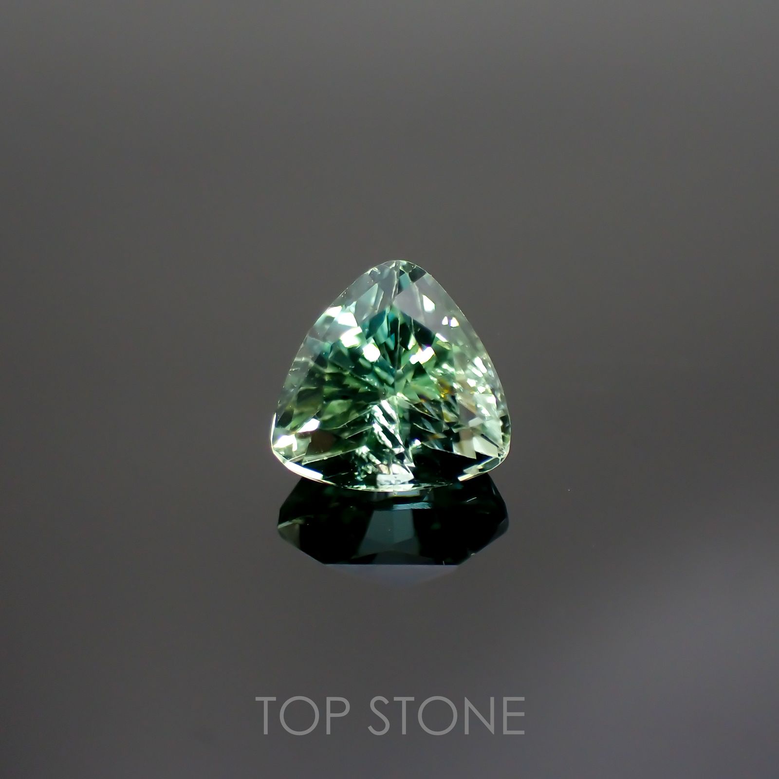 シーフォームトルマリン アフガニスタン産 0.87ct [220114087]5.9x6.1mm前後