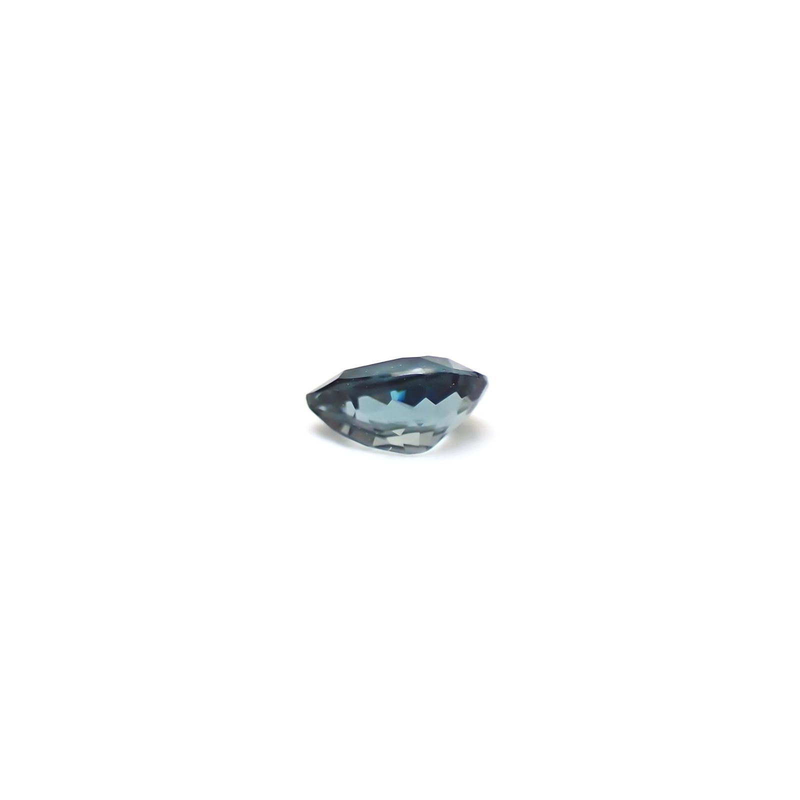 サファリン スリランカ産 0.12ct / 3.7x2.5mm前後 [260432055]