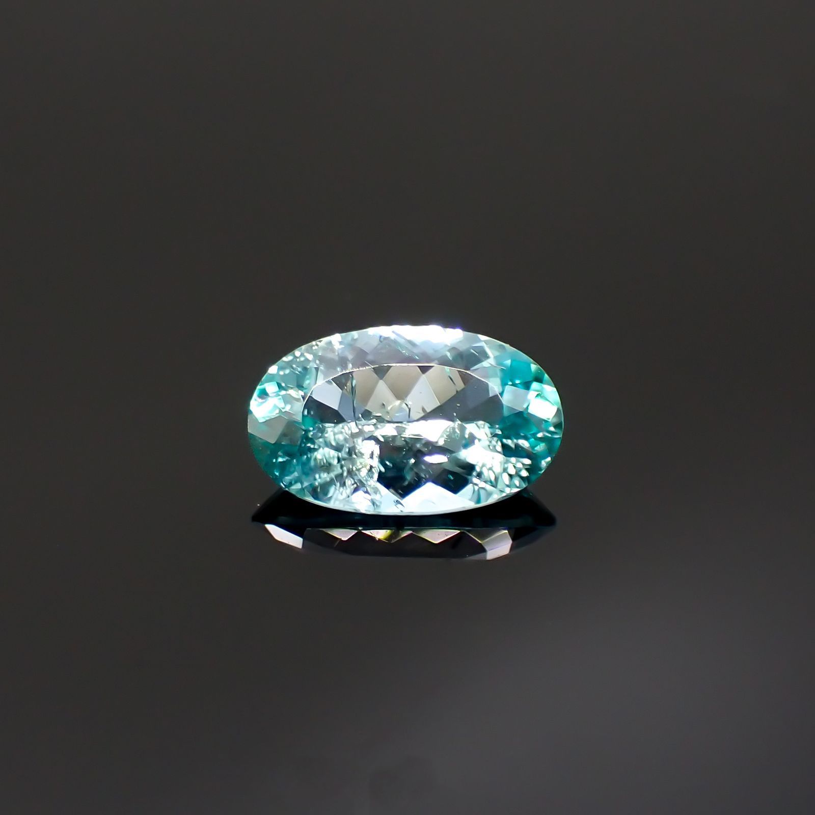 ユークレース(宝石名ユークレース)ブラジル産 1.423ct ソ付(彩珠)[220616450]9.7x6mm前後