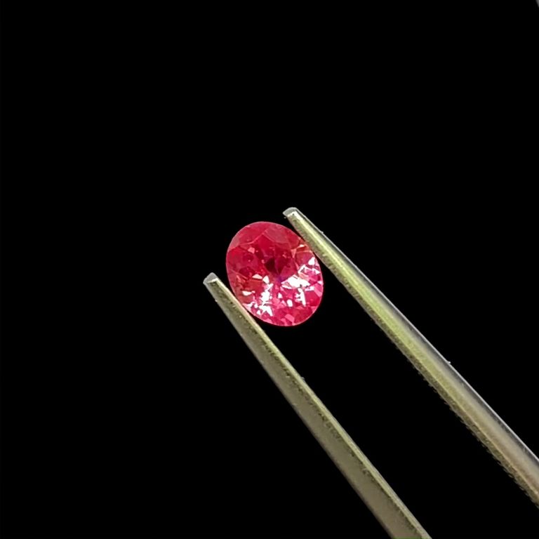 ホットピンクスピネル(宝石名ピンク・スピネル)タンザニア産 0.33ct 