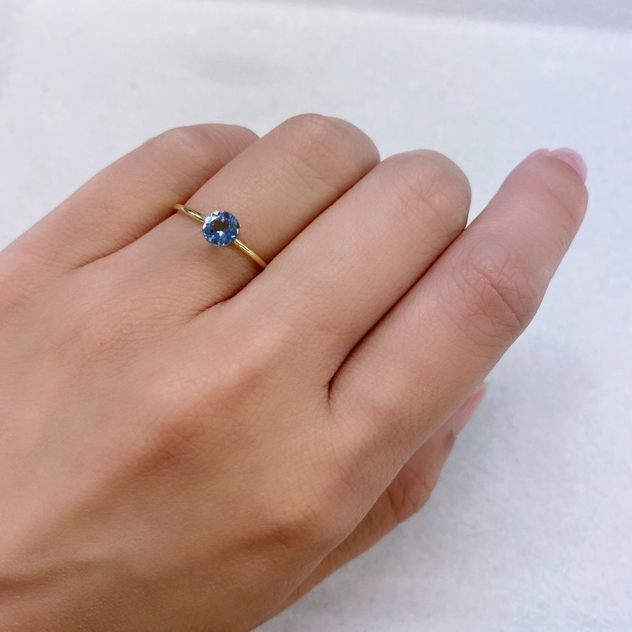 アクアマリン サンタマリアカラー(宝石名アクアマリン) モザンビーク産 0.44ct 識別済[210812593]4.9×4.9mm前後