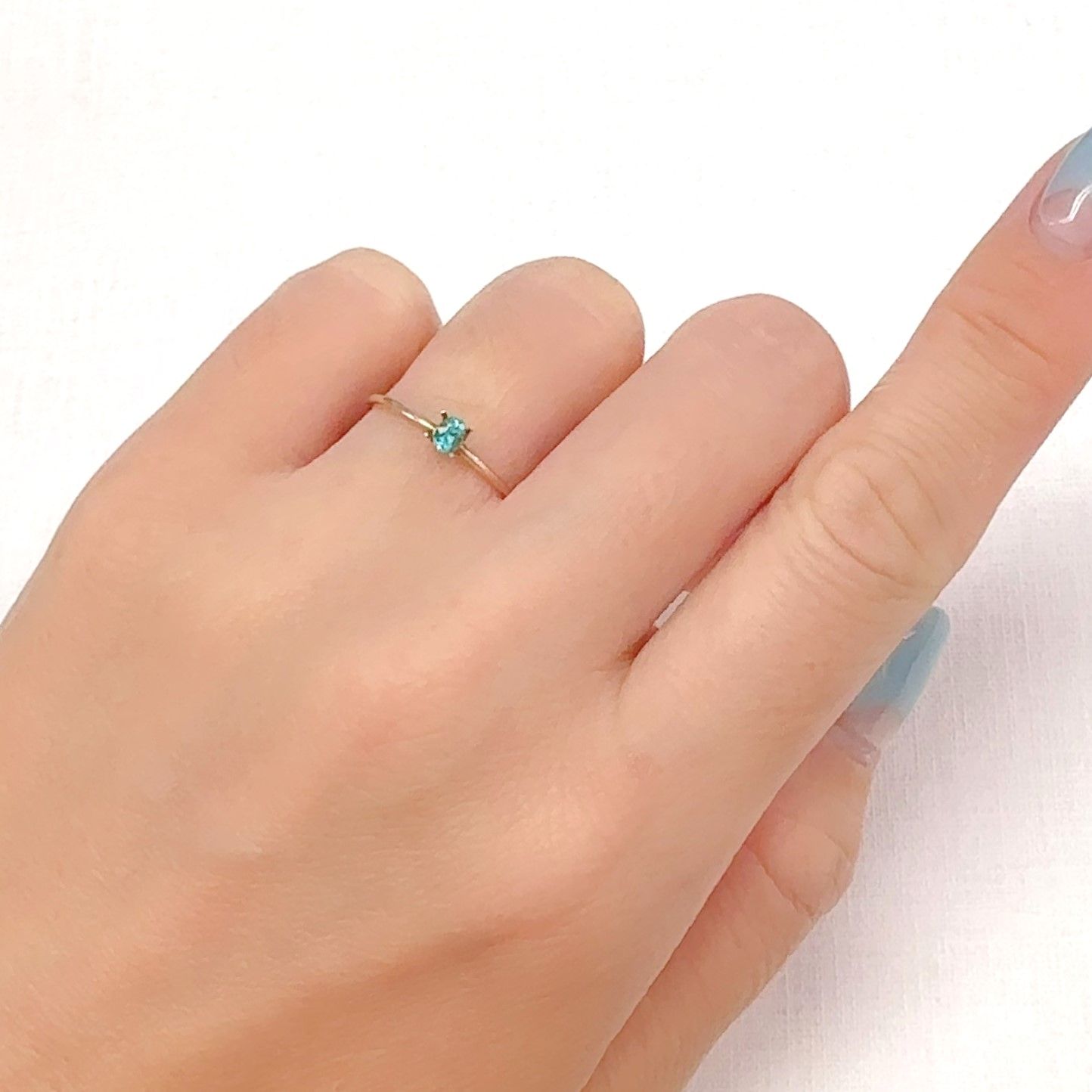 パライバトルマリン ブラジル・ムルング鉱山産 0.12ct[240928749]3.4x2.5mm前後