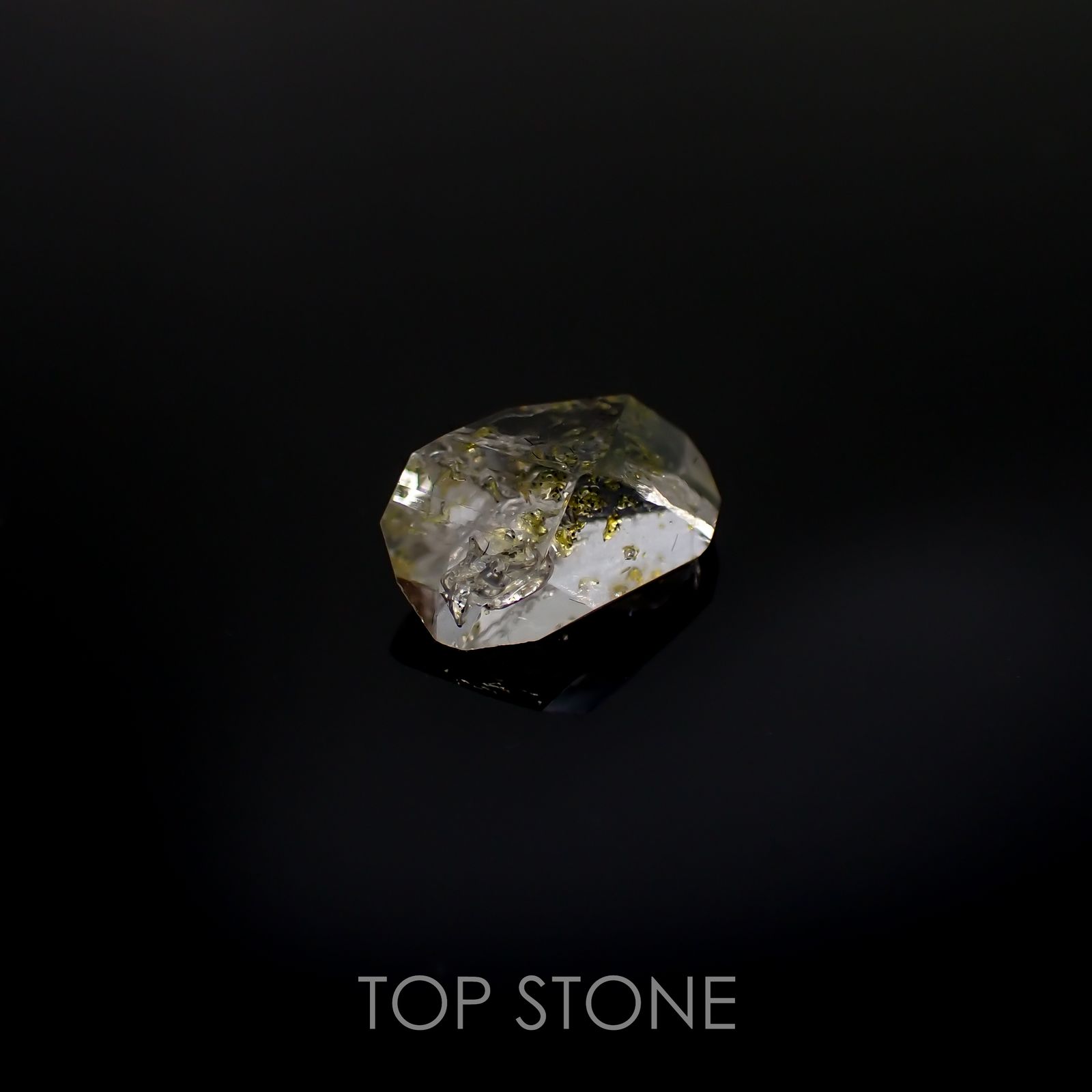 オイルインクォーツ 原石 パキスタン産 2.08ct[220616492]10.7x7mm前後