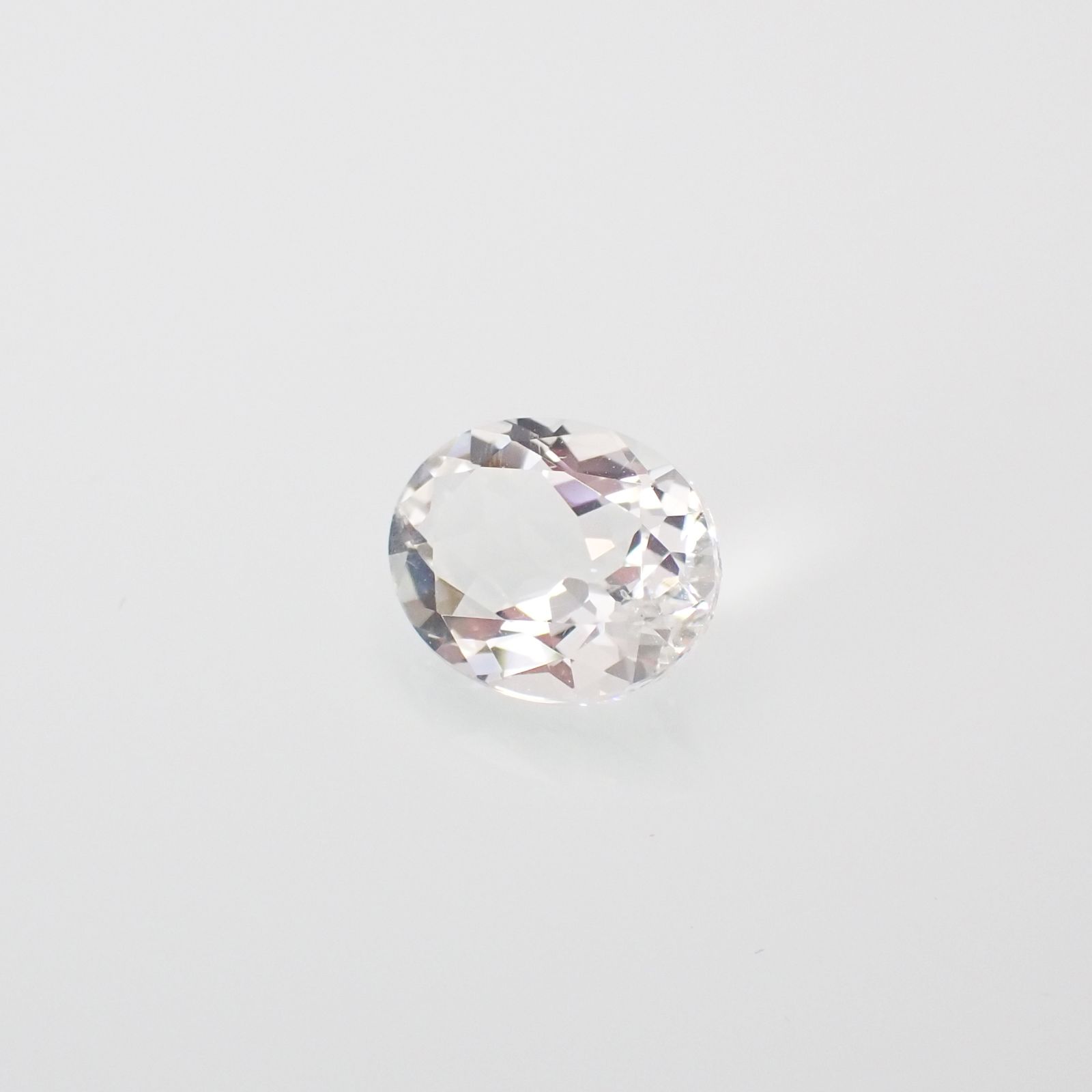 含バリウム・サニディン(宝石名サニディン)ドイツ産 1.95ct 識別済[231224975]9.5x7.5mm前後