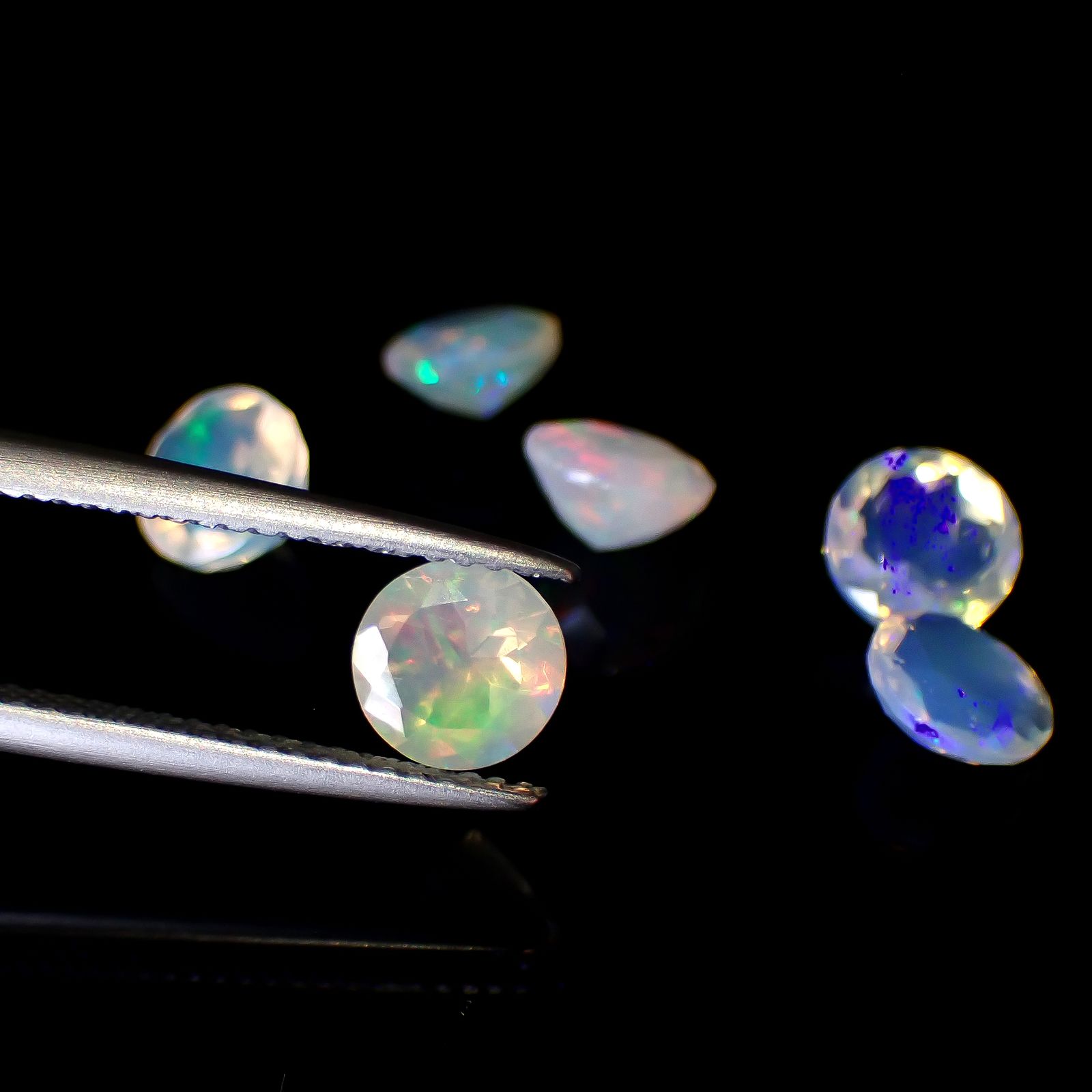 <ランダムセレクト1個販売>エチオピアオパール エチオピア産 約0.40ct [250129745-PAC]6.1x6.1mm前後