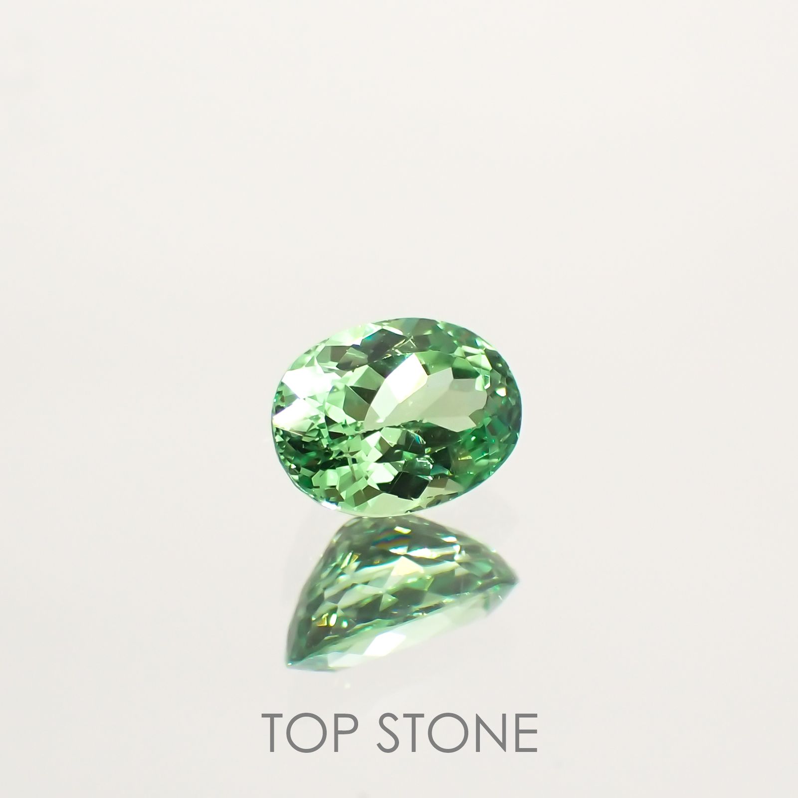 ミントガーネット(宝石名グリーン グロッシュラー・ガーネット) タンザニア産 0.52ct 識別済[210711925]5×4mm前後