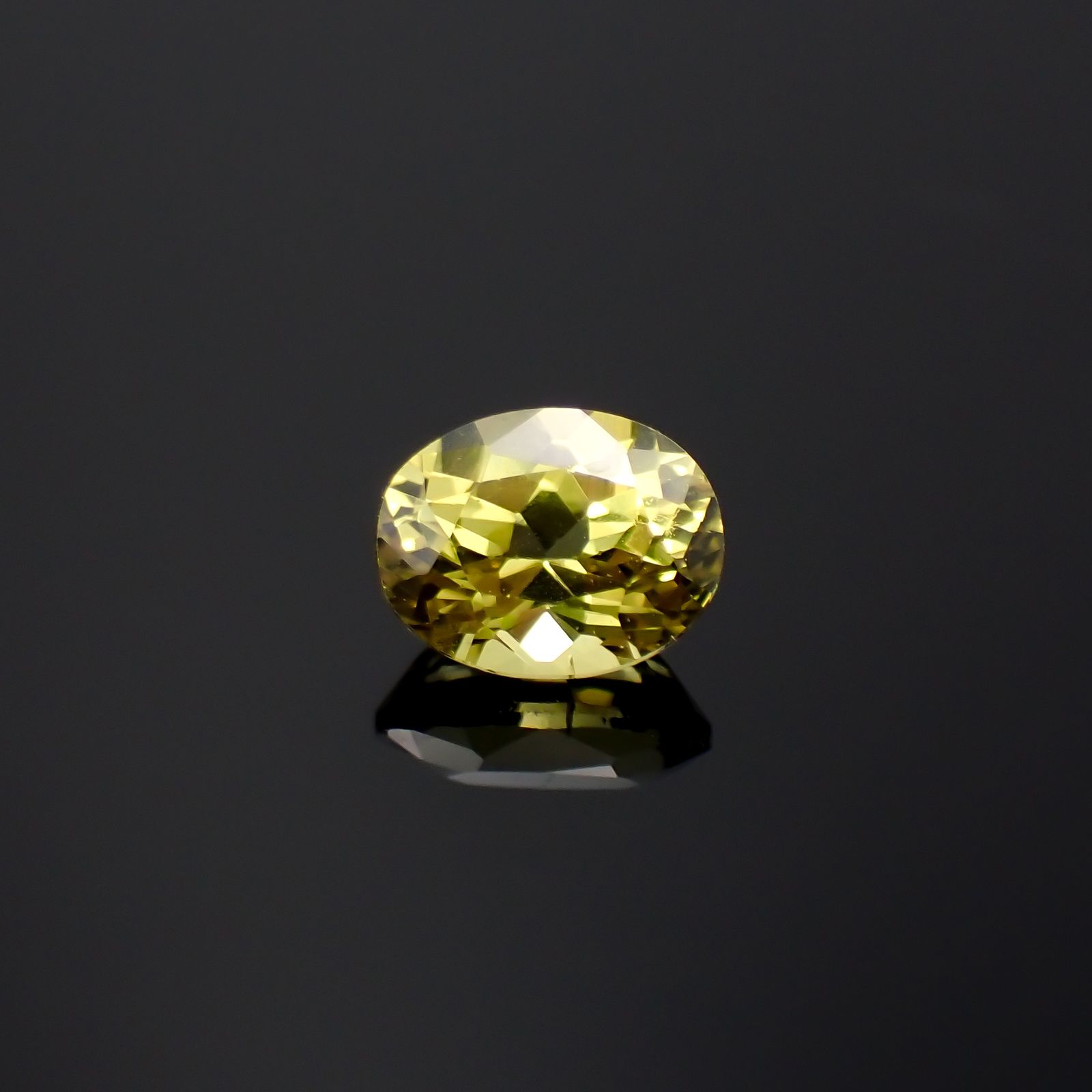 マリガーネット(宝石名グロッシュラー アンドラダイト・ガーネット)マリ共和国産 0.87ct 識別済[231124329]6.3x4.9mm前後