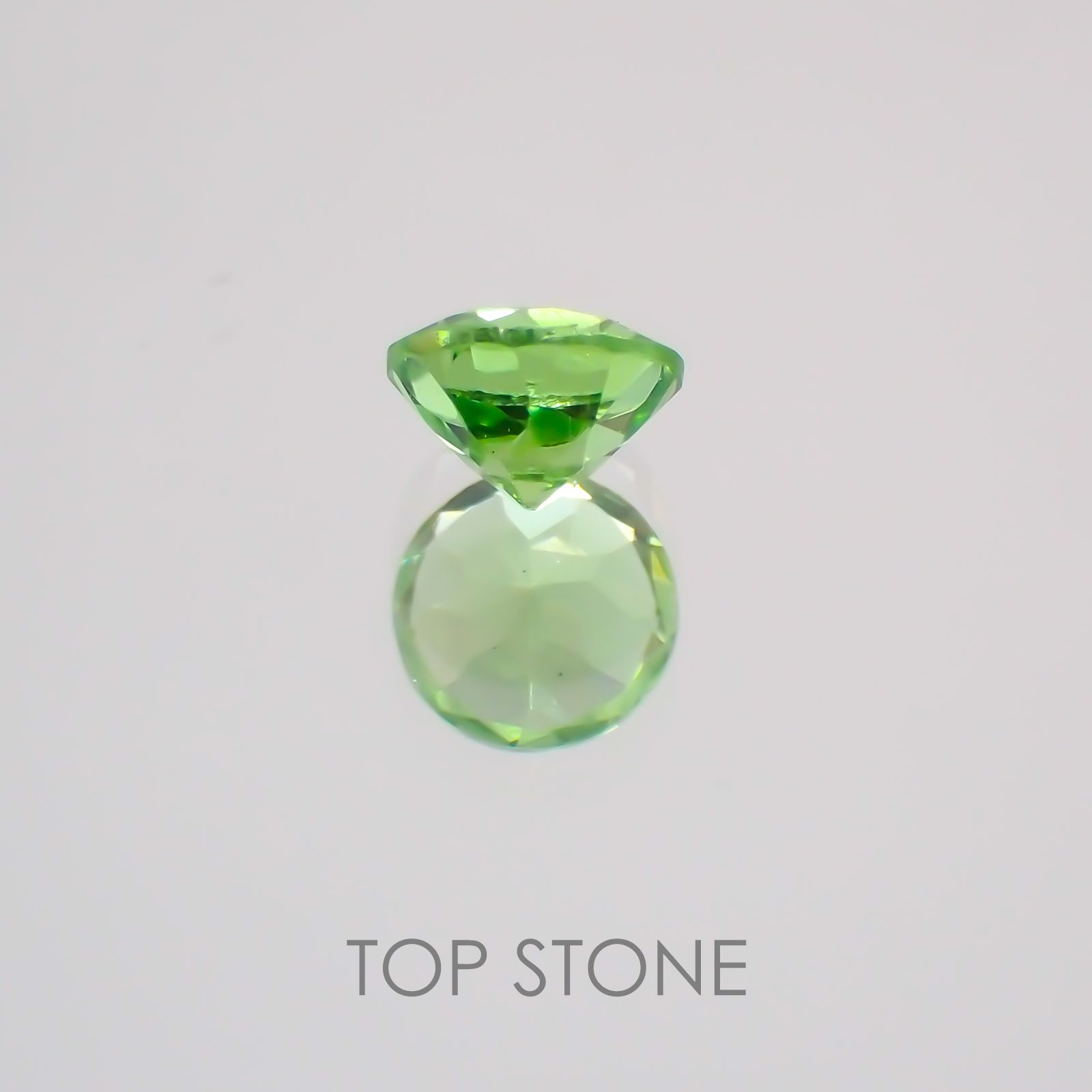 ミントガーネット タンザニア産 ルース 0.26ct[210610006]3.8×3.8mm前後
