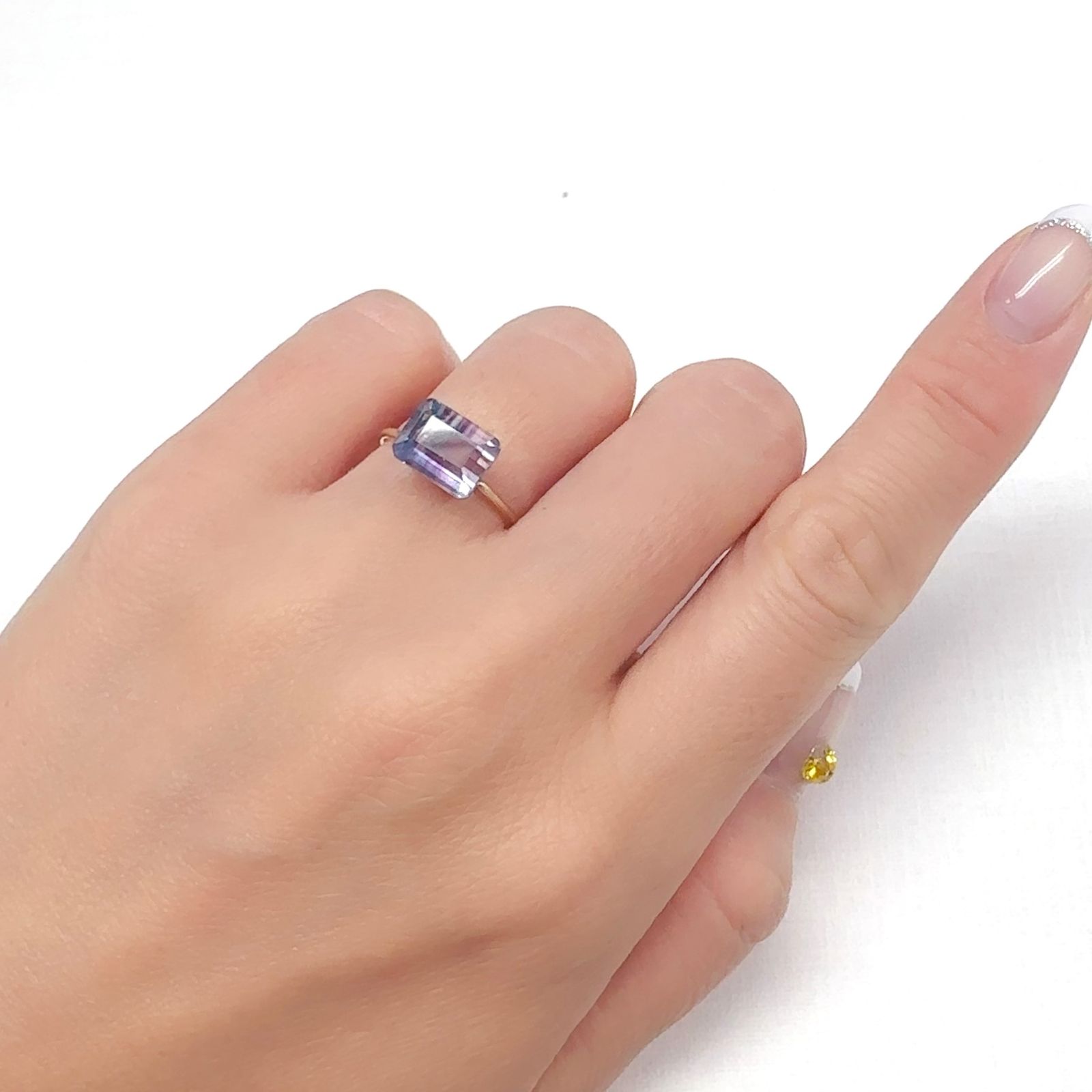 パーティカラーフローライト フルオレッセンス ブラジル産 2.91ct[240828641]8.9x7mm前後