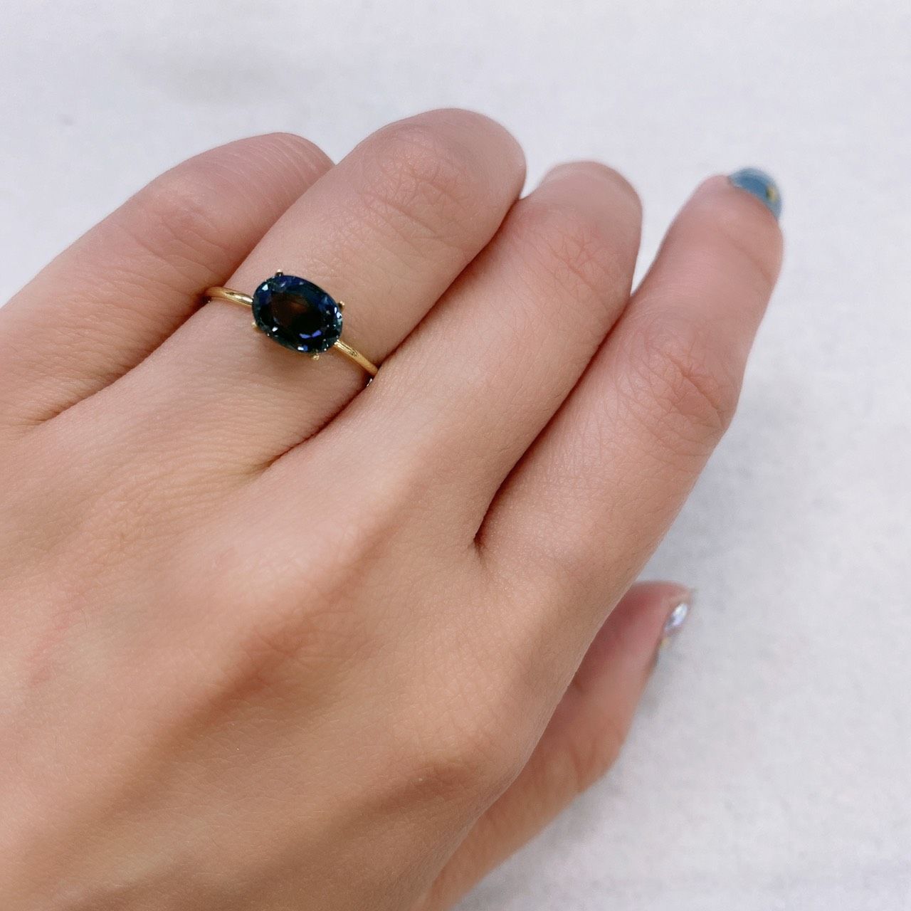 バイカラーサファイア(宝石名サファイア) マダガスカル/スリランカ産 1.768ct ソ付(彩珠)[210812473]7.8×6mm前後