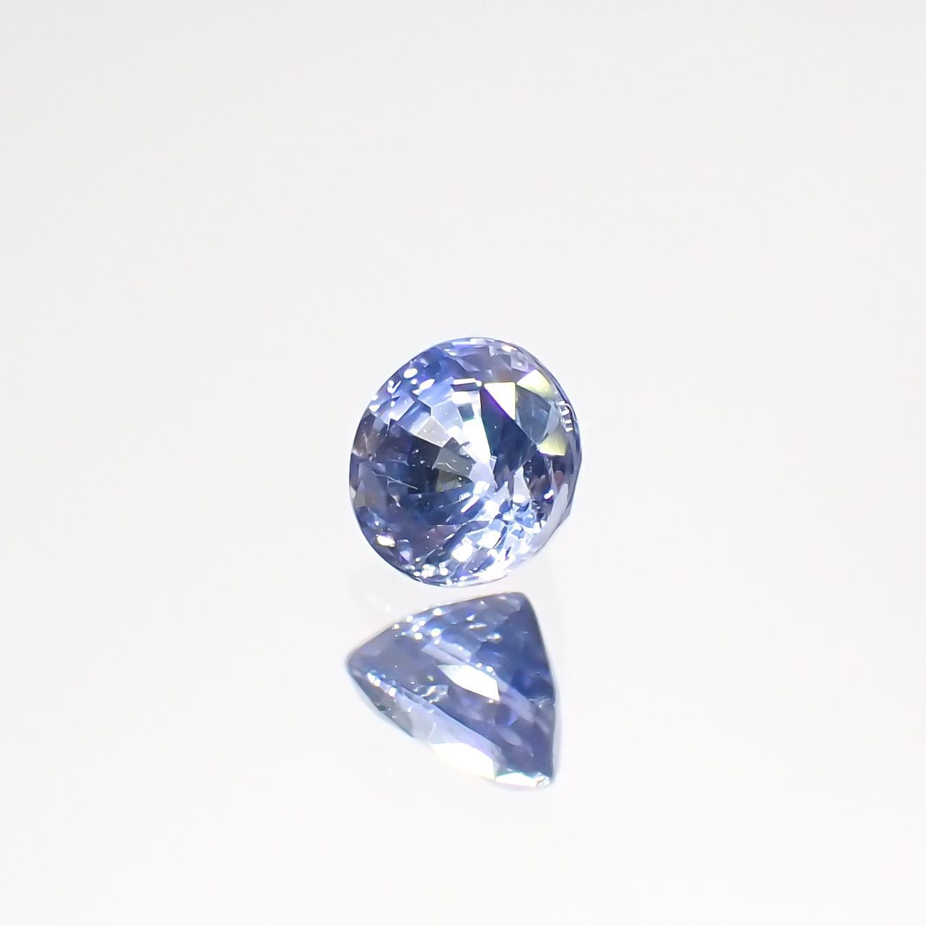 アイスブルーサファイア(宝石名サファイア)スリランカ/マダガスカル産 0.44ct 識別済[220515965]4.2x4.1mm前後