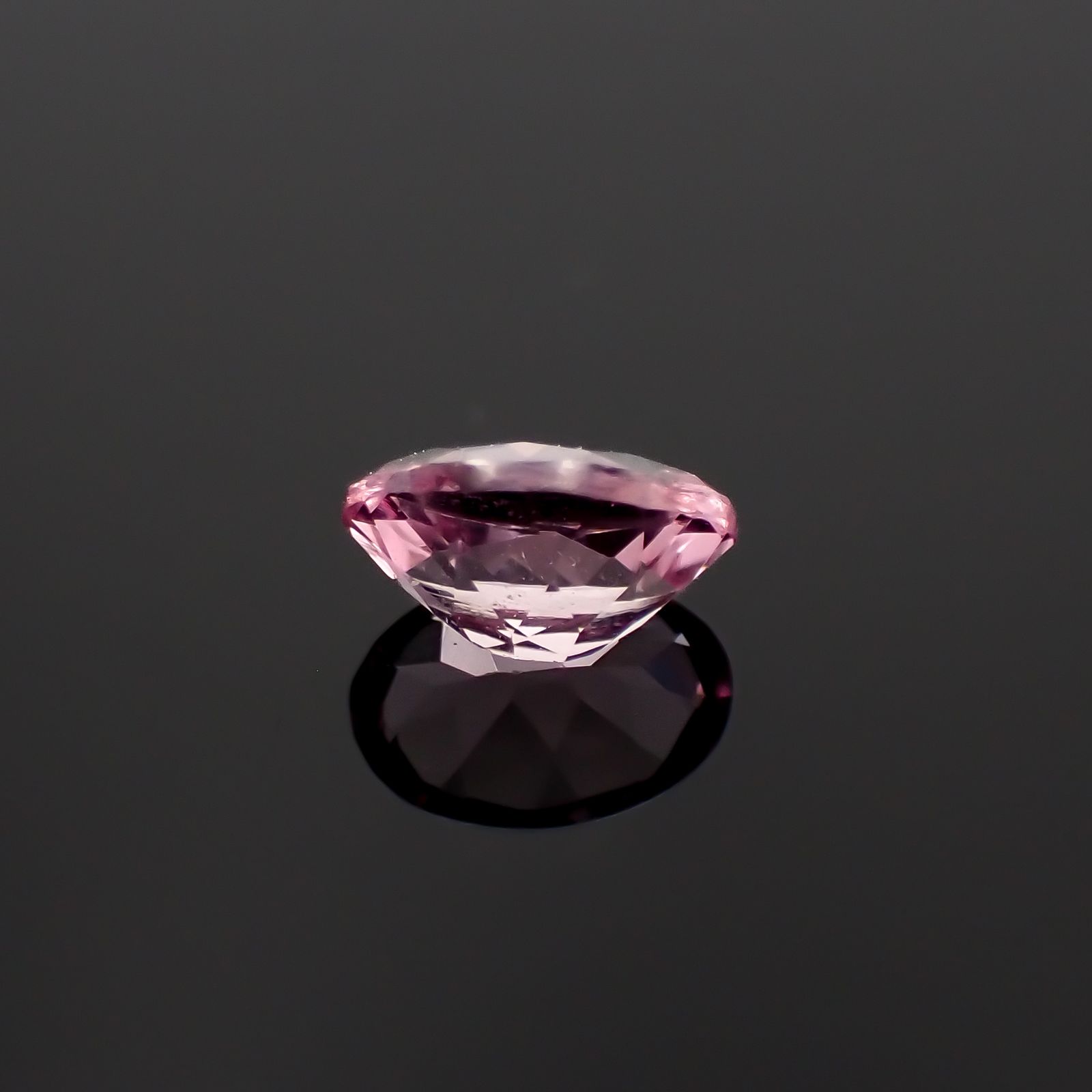 ドラゴンガーネット タンザニア産 0.60ct[230421454]5.8x4.1mm前後