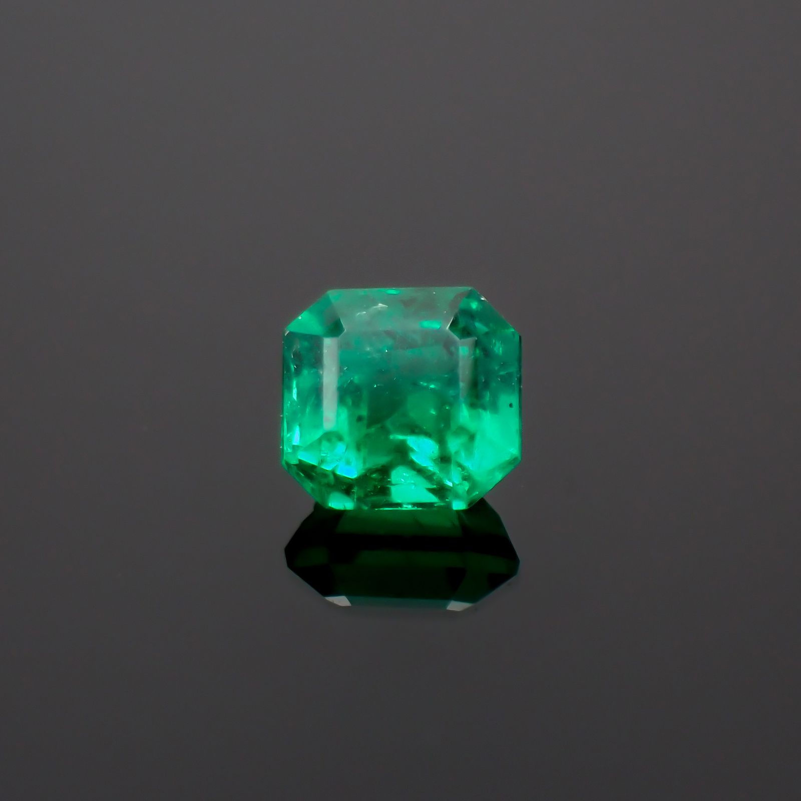 エメラルド コロンビア産 0.18ct[230421711]3.3x3.1mm前後