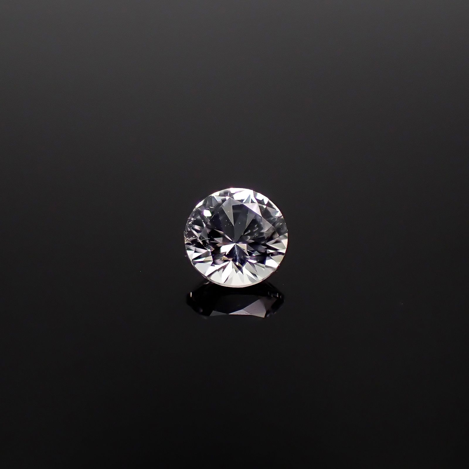 フェナカイト ロシア産 0.32ct / 4.4x4.4mm前後 [260231708]