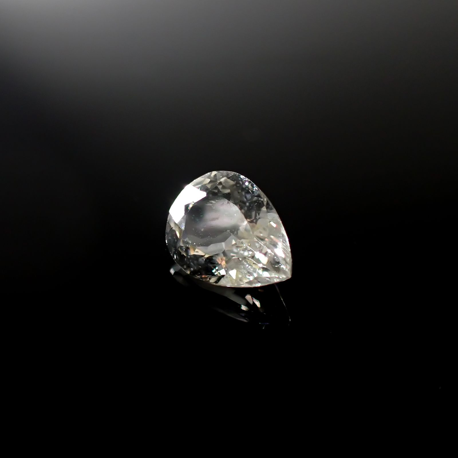 リリーパッドアパタイト フルオレッセンス アフリカ産 1.07ct [241129421]8x6mm前後