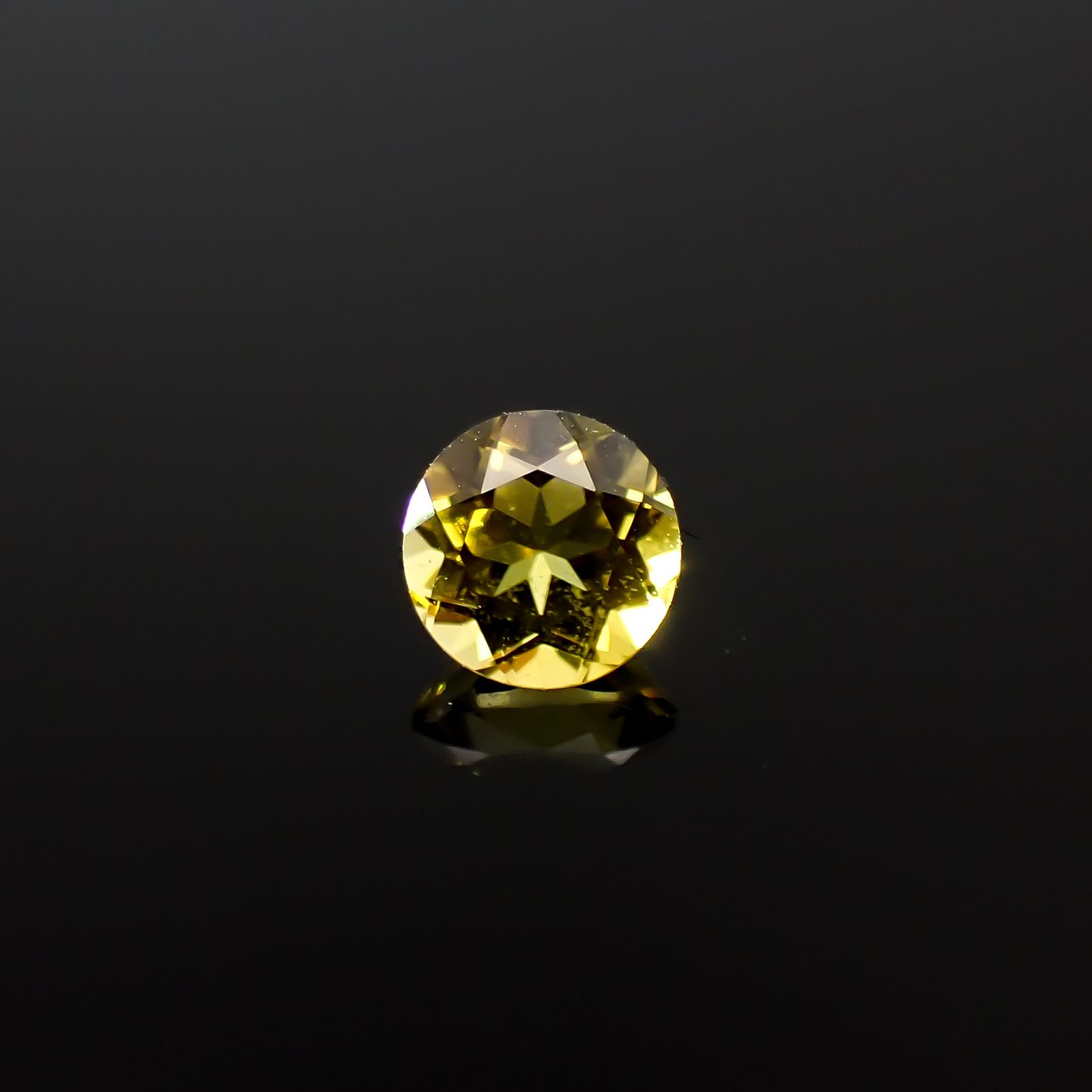 カナリートルマリン ザンビア・カナリー鉱山産 0.28ct[240527819]4x4mm前後