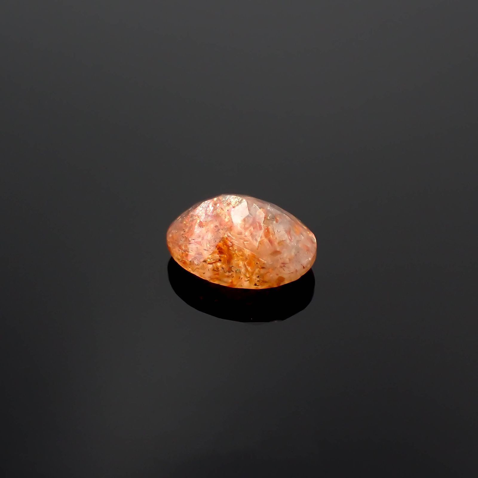 イリュージョンサンストーン(宝石名フェルドスパー)タンザニア産 識別済 3.00ct / 10.9x8.9mm前後 [230120117]