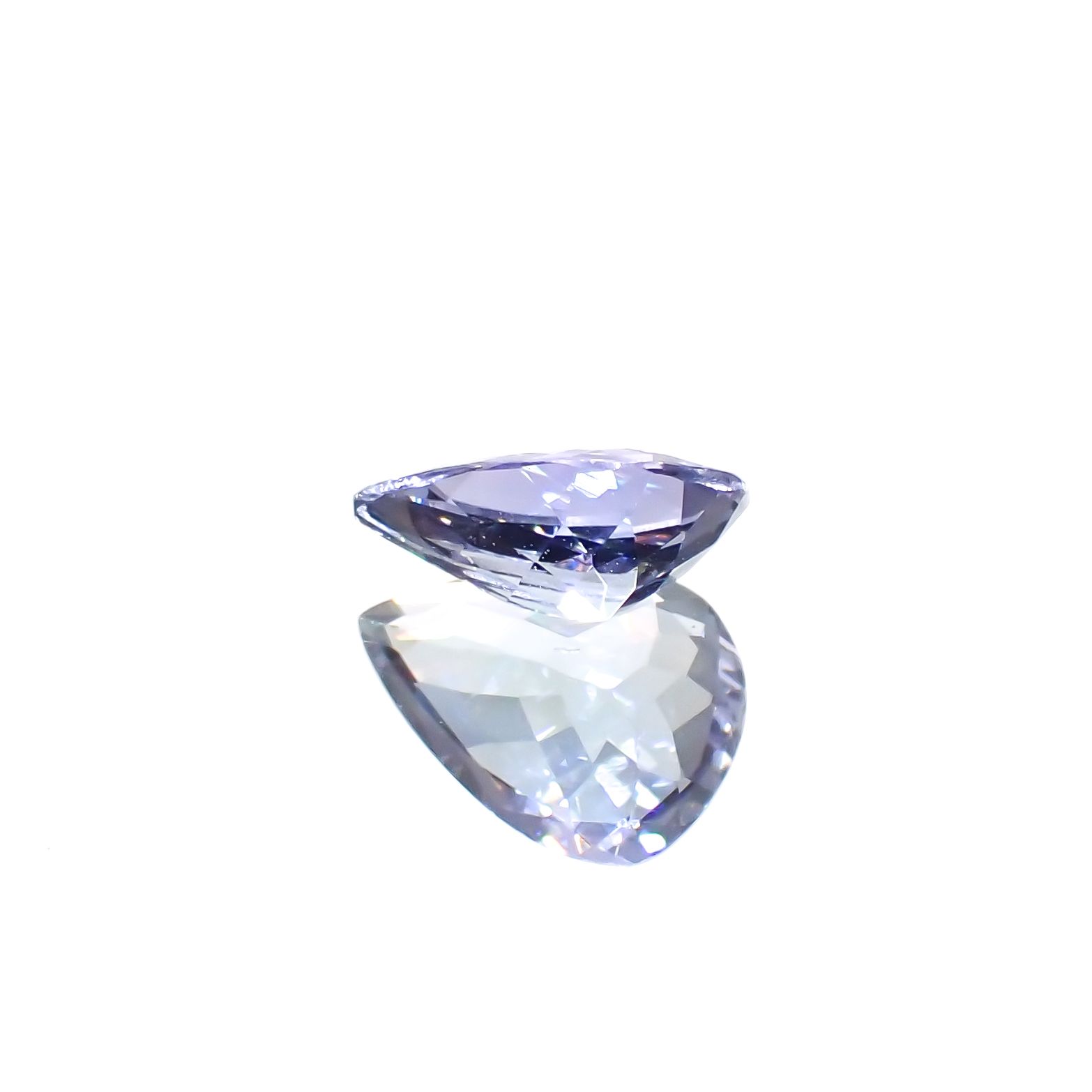 バイカラータンザナイト(宝石名タンザナイト/ゾイサイト)タンザニア産 1.08ct 識別済[231224645]8.4x6.3mm前後